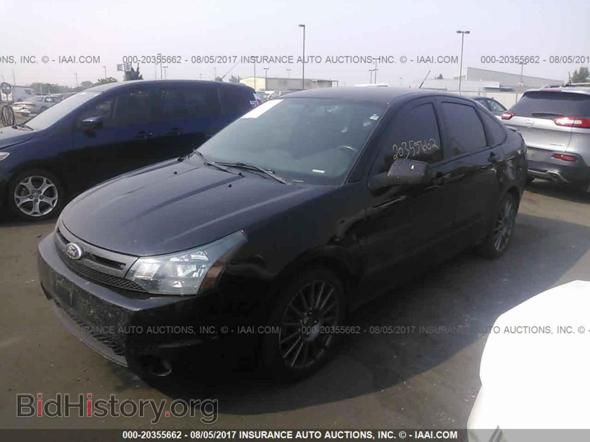 2011 Ford Focus - VIN: 1FAHP3GN4BW103378 - Photo 2