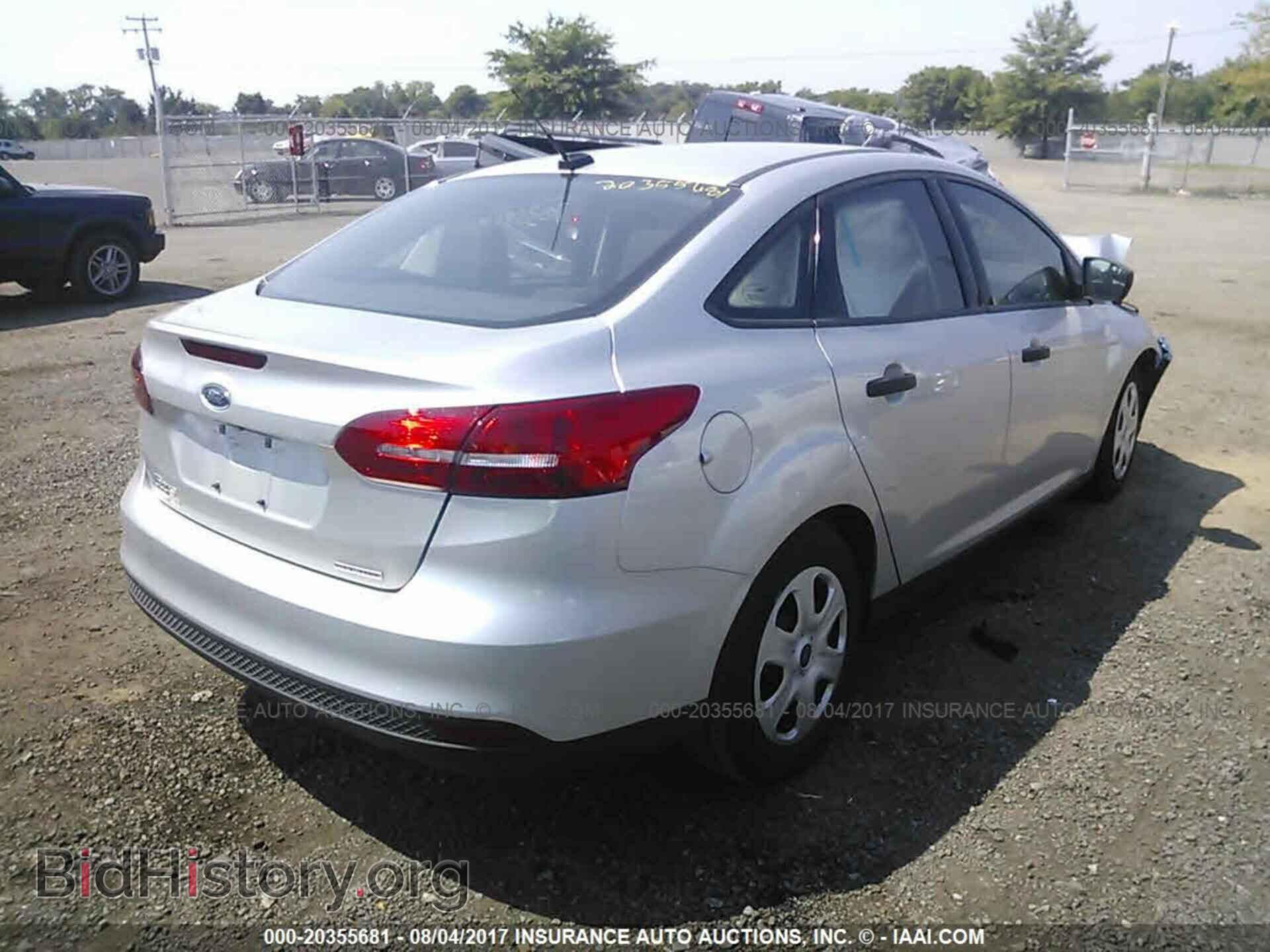 2016 Ford Focus - VIN: 1FADP3E27GL377366 - Photo 4
