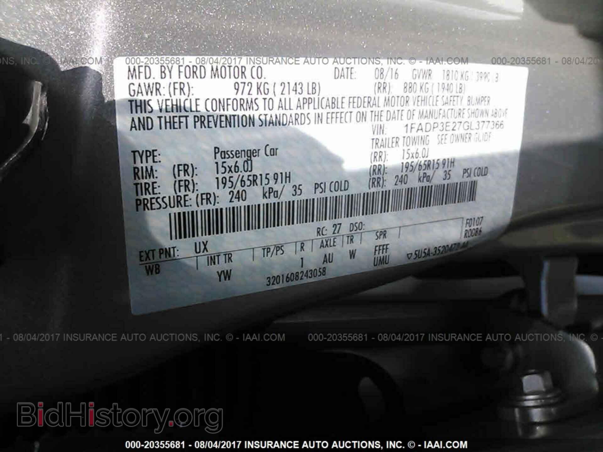 2016 Ford Focus - VIN: 1FADP3E27GL377366 - Photo 9