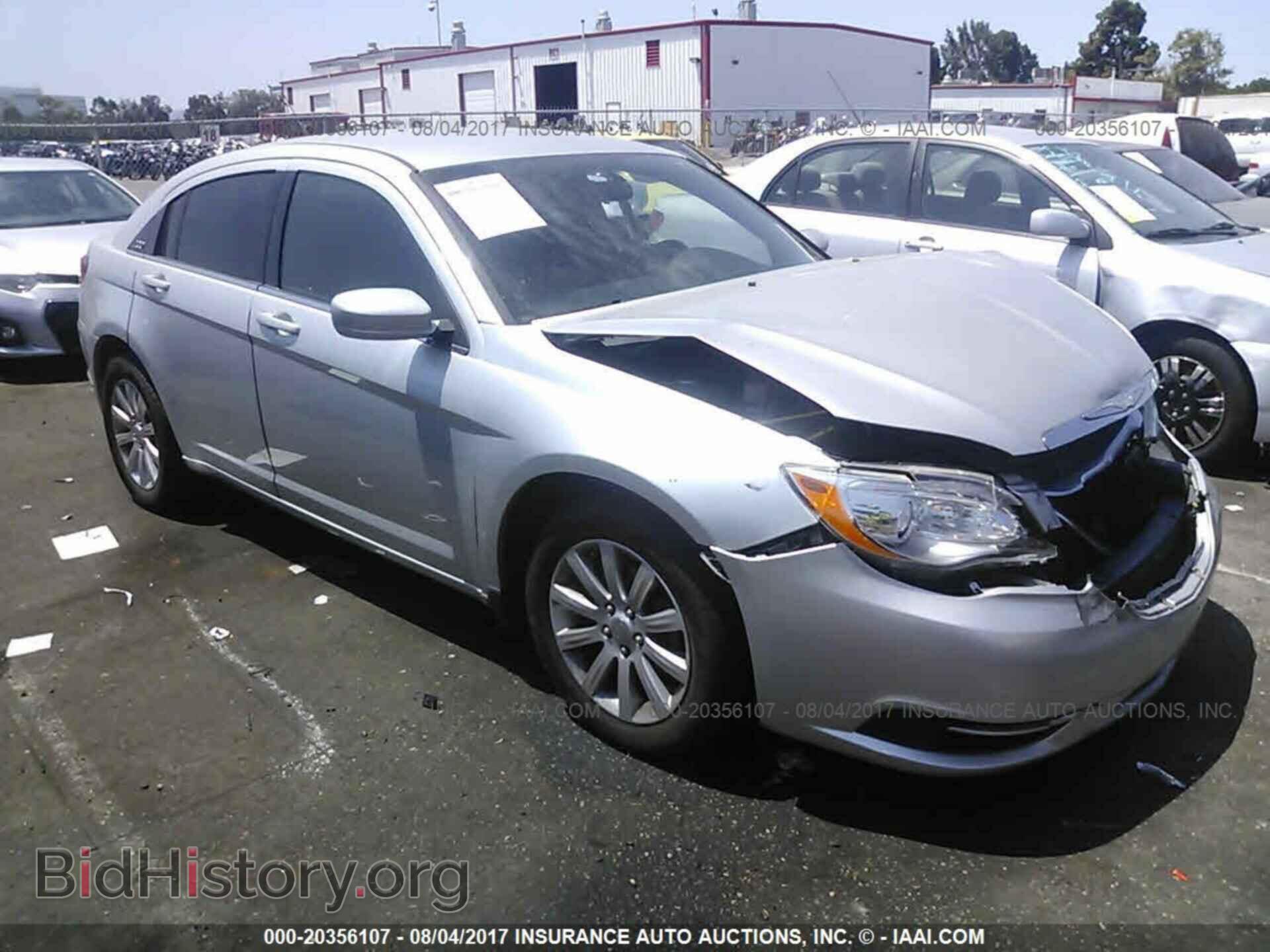 Photo 1C3BC1FG2BN538915 - Chrysler 200 2011