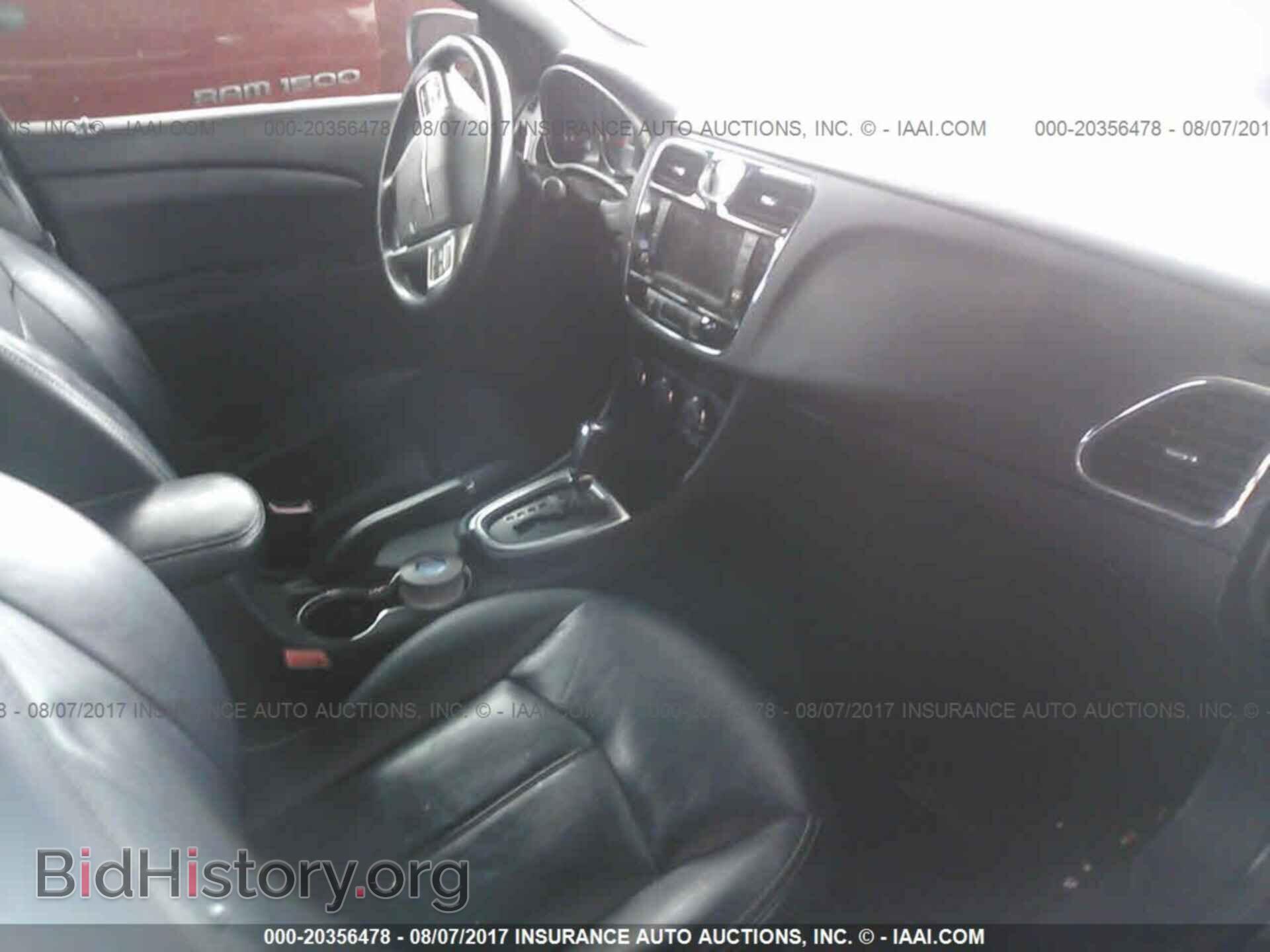 2012 Chrysler 200 - VIN: 1C3CCBCG3CN159292 - Photo 5
