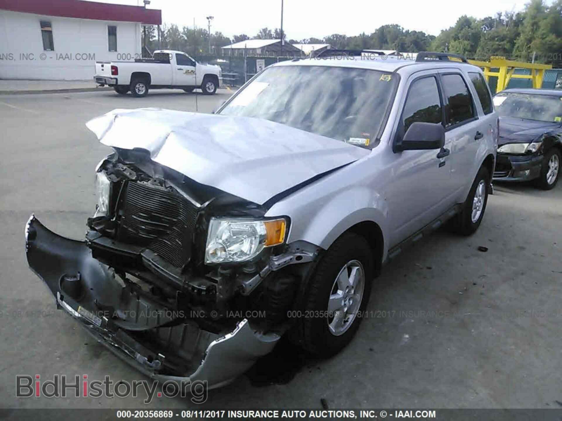 2011 Ford Escape - VIN: 1FMCU0D74BKA66403 - Фото 2