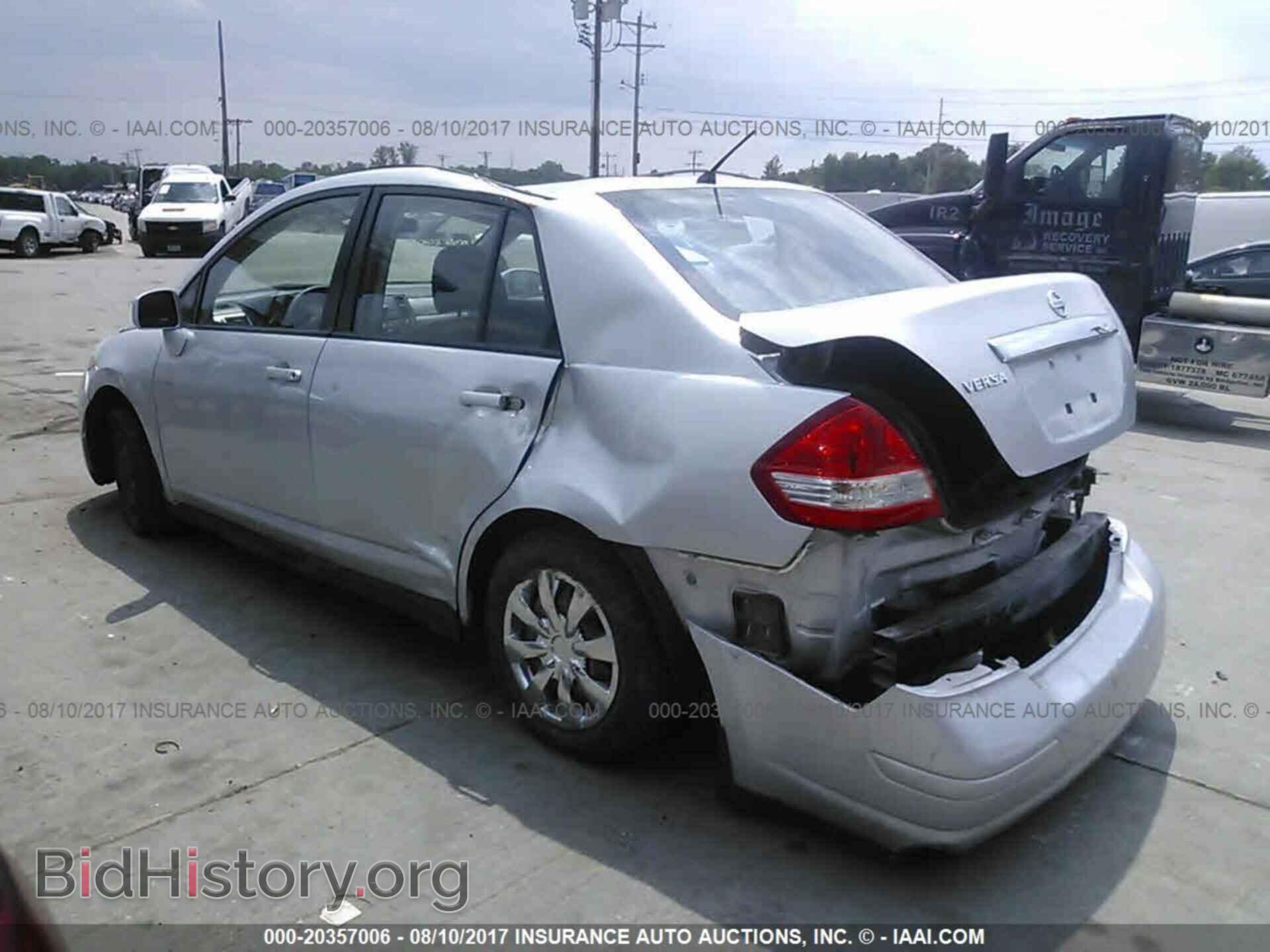 2011 Nissan Versa - VIN: 3N1BC1AP1BL427780 - Фото 3