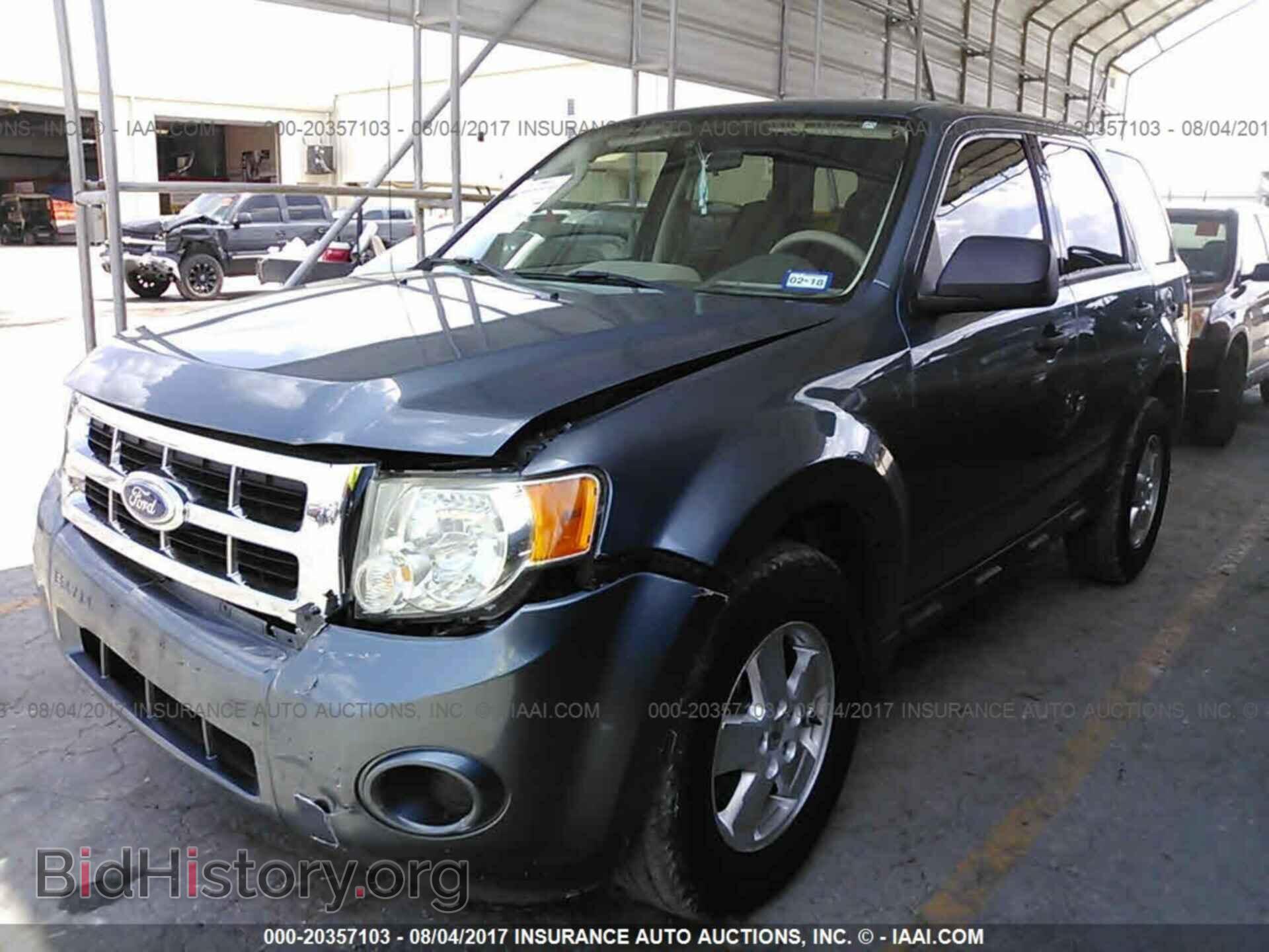 2011 Ford Escape - VIN: 1FMCU0C71BKC41353 - Фото 2