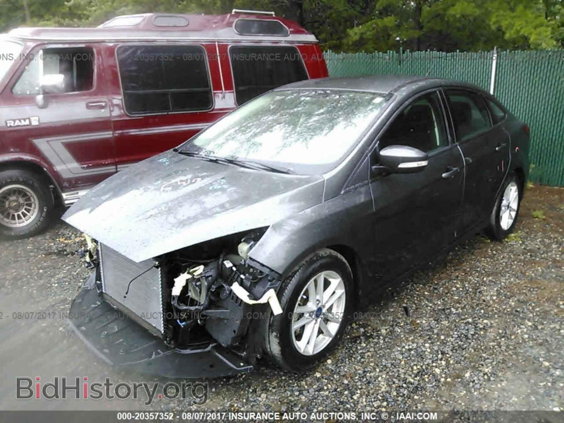 2016 Ford Focus - VIN: 1FADP3F27GL356872 - Photo 2