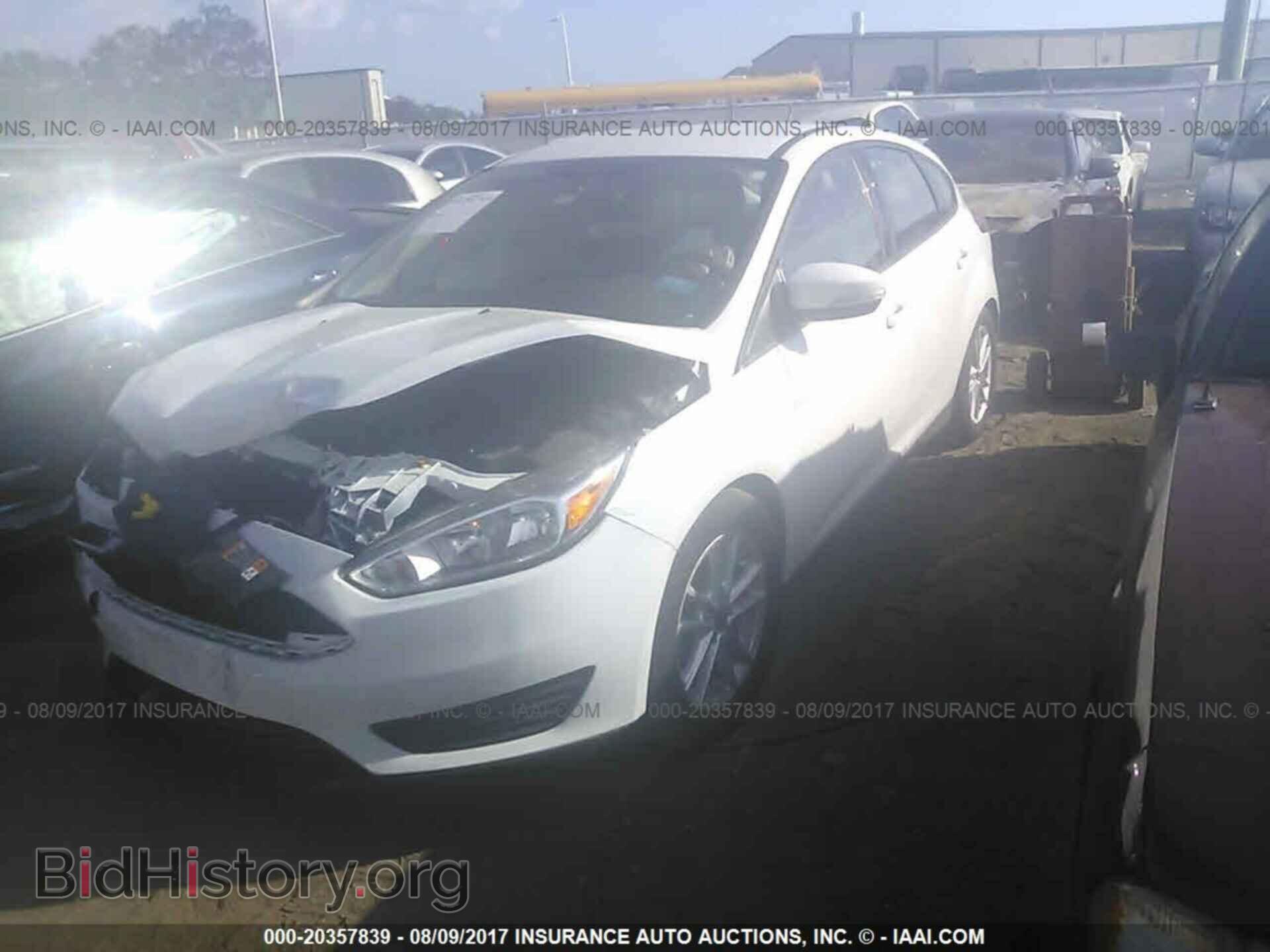 2016 Ford Focus - VIN: 1FADP3K24GL296698 - Фото 2