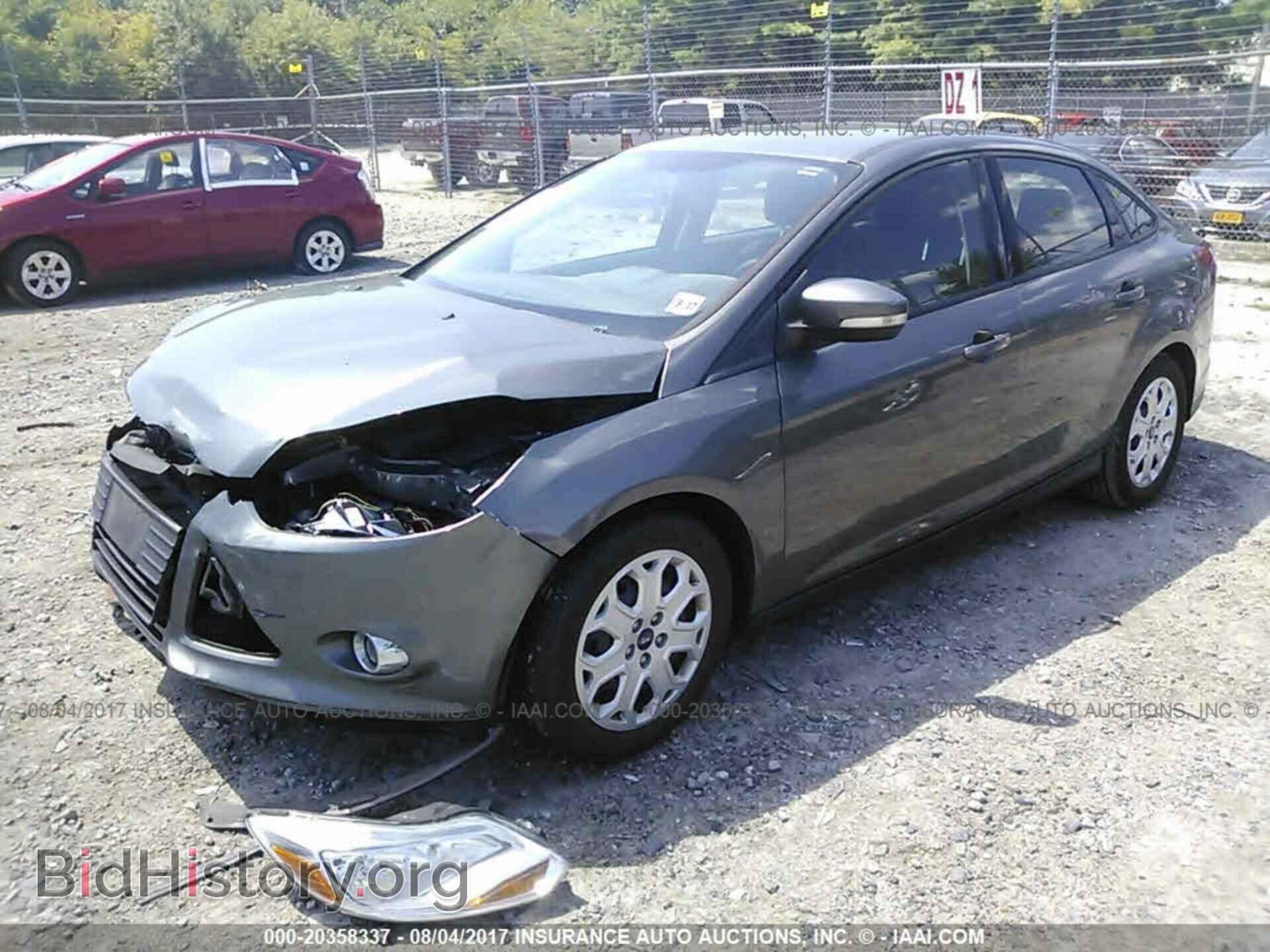 2012 Ford Focus - VIN: 1FAHP3F2XCL297604 - Photo 2