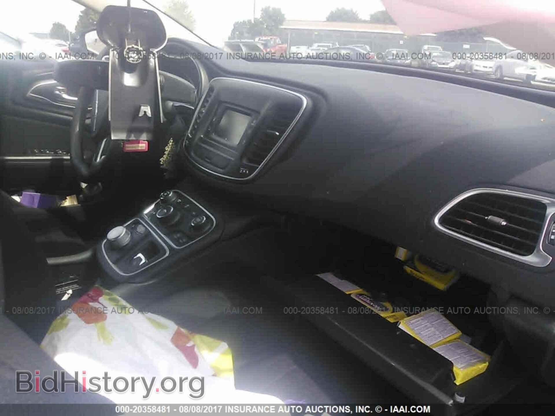 2015 Chrysler 200 - VIN: 1C3CCCAB5FN615276 - Photo 5