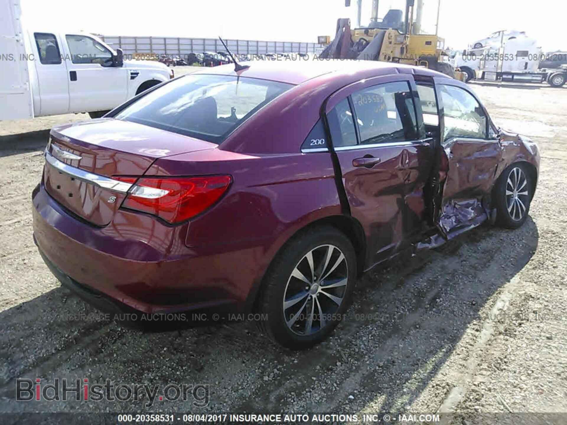 2014 Chrysler 200 - VIN: 1C3CCBCG7EN117002 - Фото 4