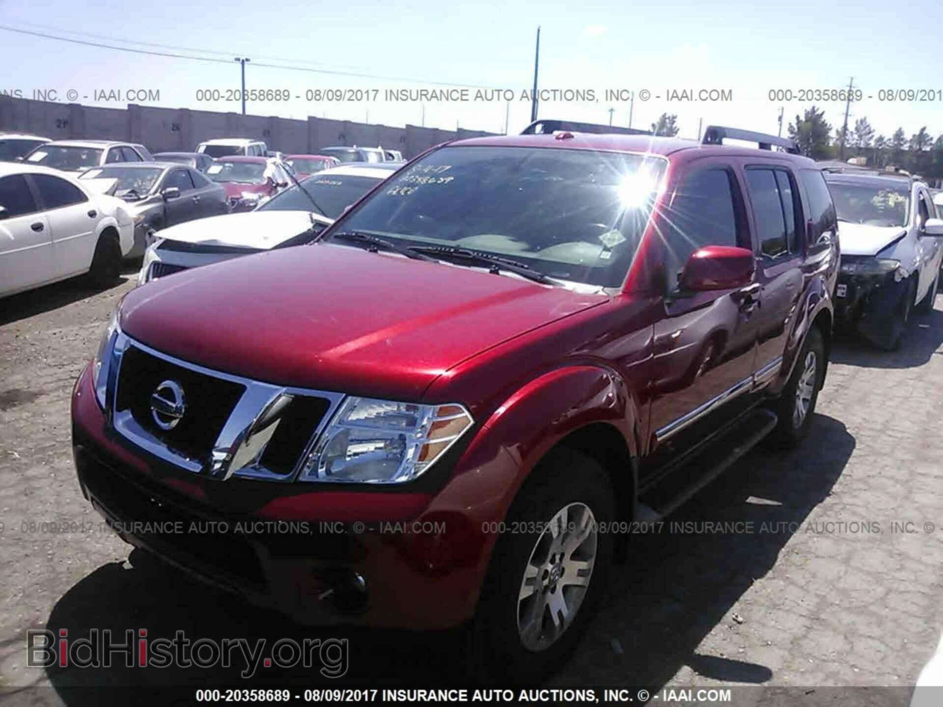 2011 Nissan Pathfinder - VIN: 5N1AR1NB5BC614808 - Фото 2