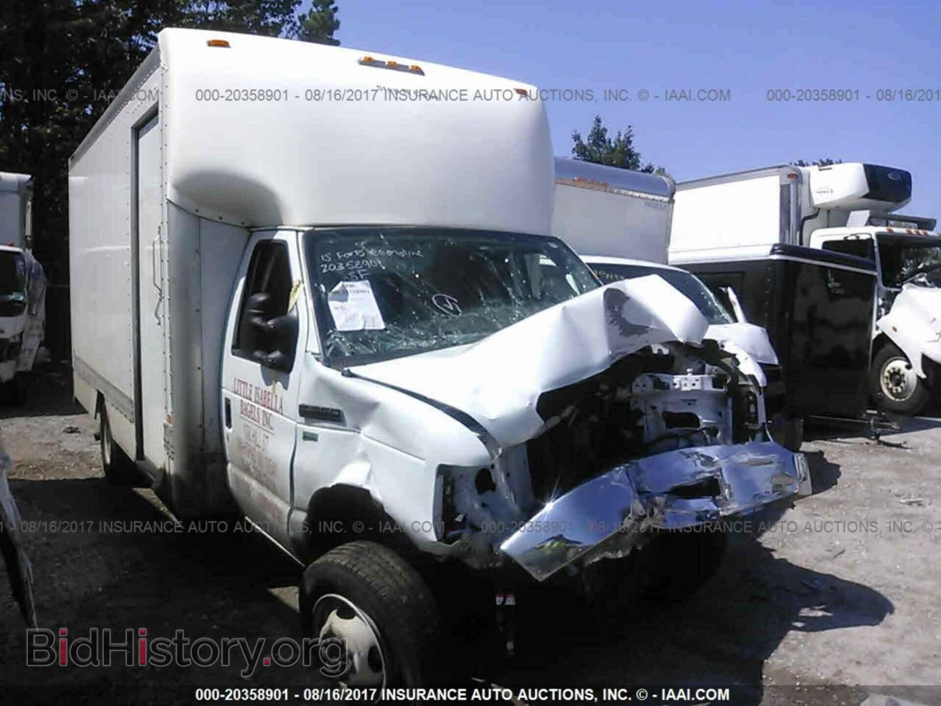 Photo 1FDWE3FL3FDA09044 - Ford Econoline 2015