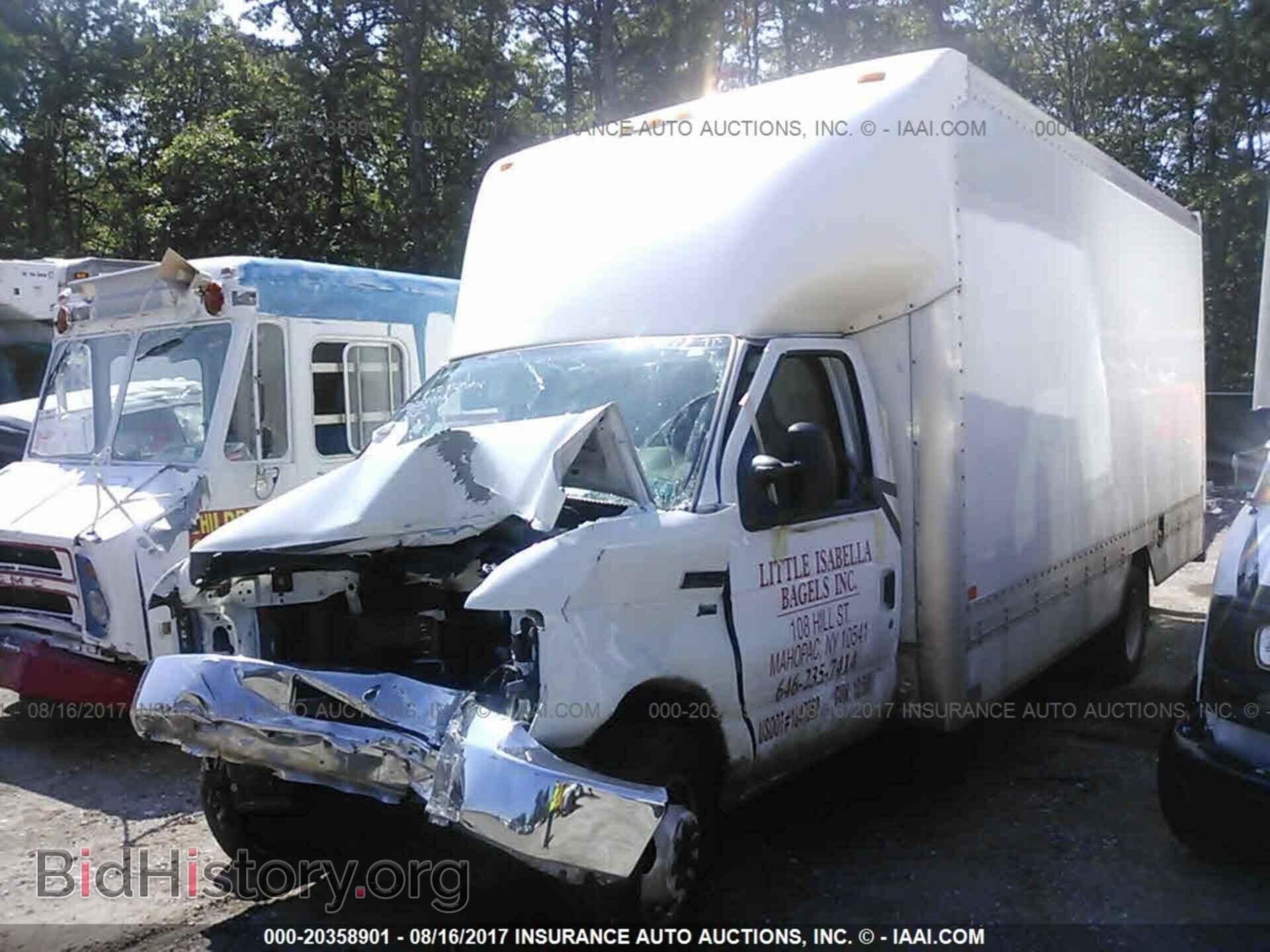 2015 Ford Econoline - VIN: 1FDWE3FL3FDA09044 - Photo 2