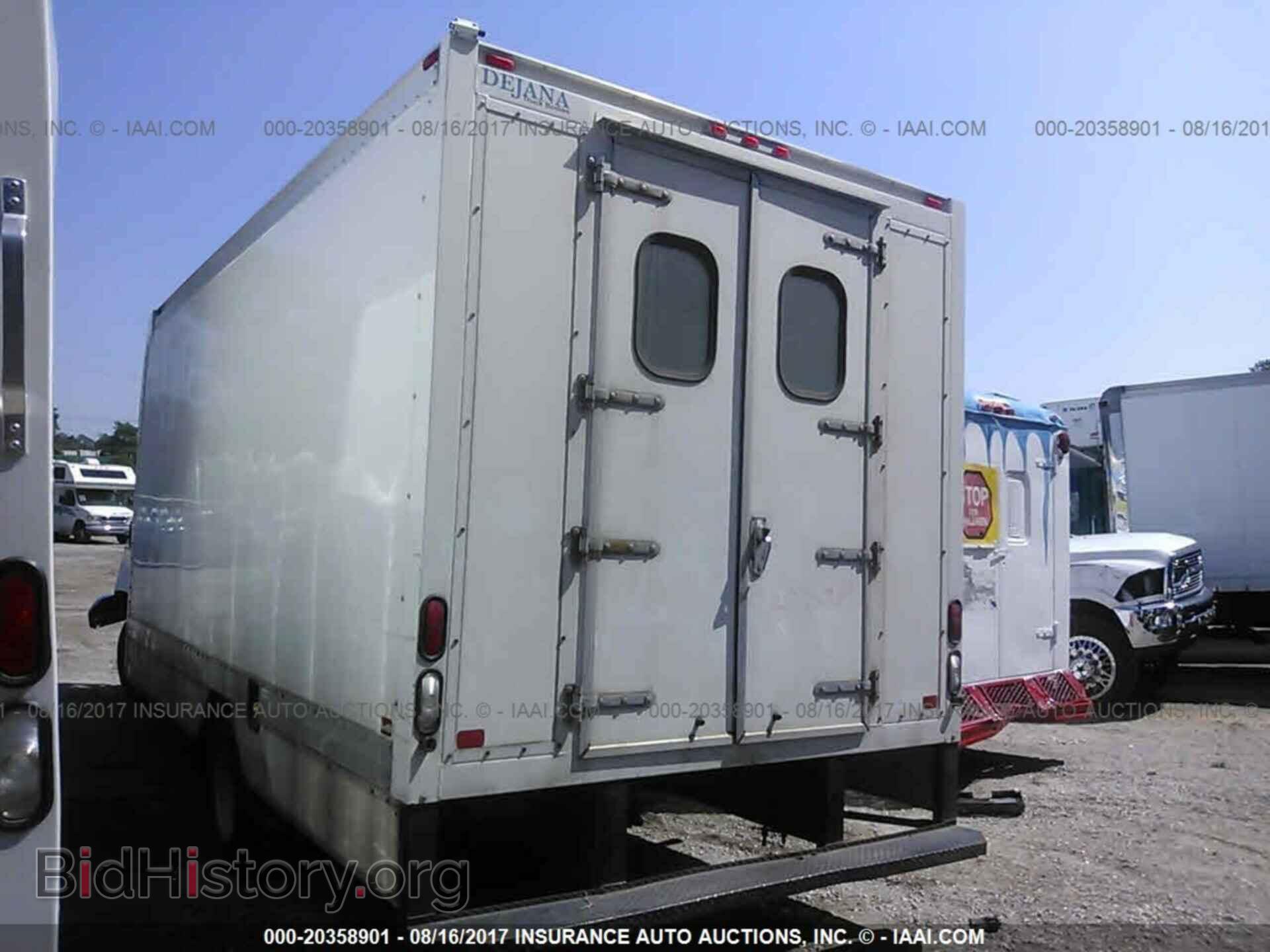 2015 Ford Econoline - VIN: 1FDWE3FL3FDA09044 - Photo 3