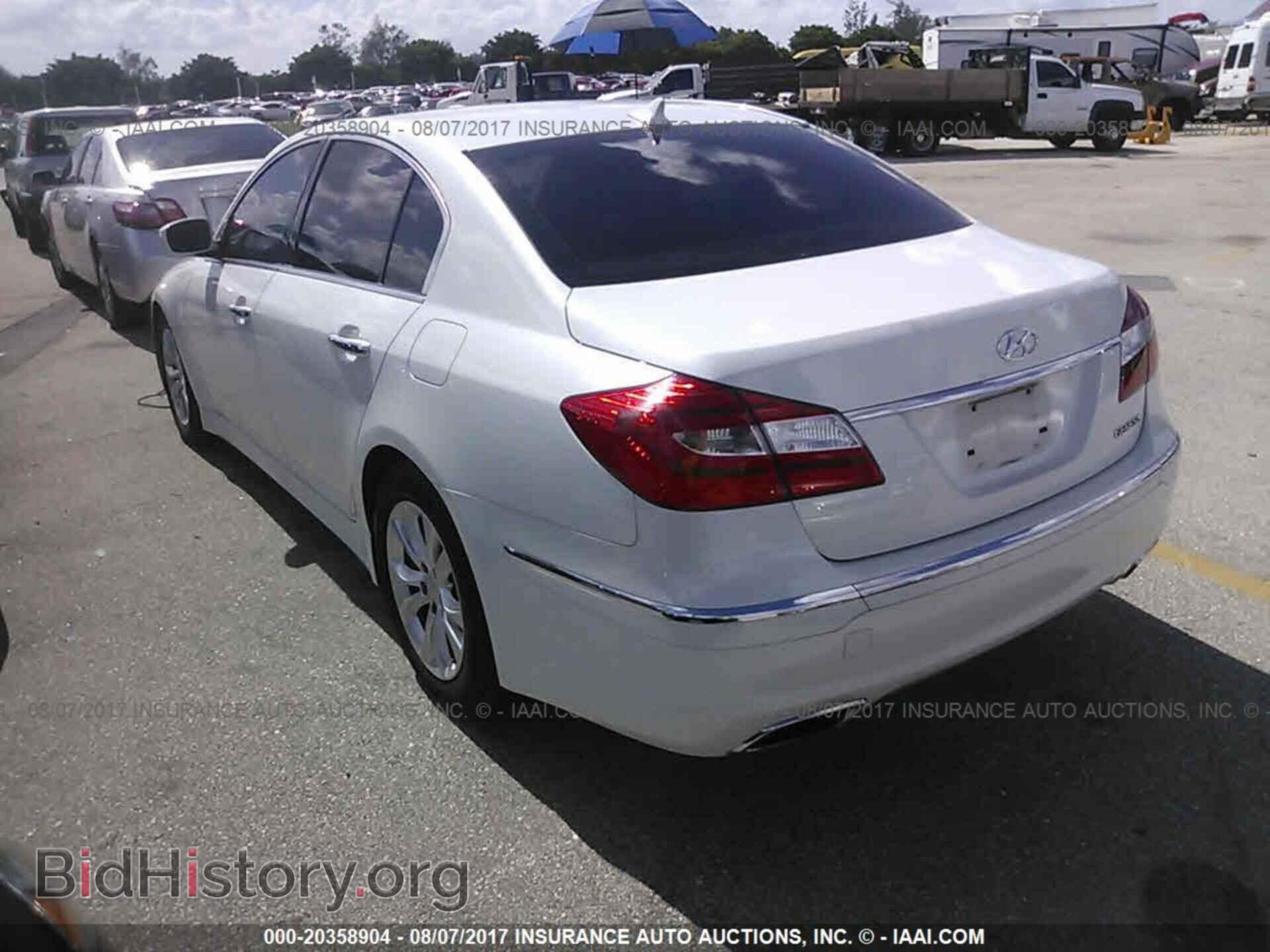 2012 Hyundai Genesis - VIN: KMHGC4DDXCU158140 - Фото 3