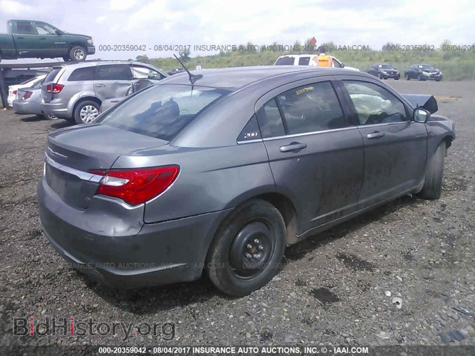 2013 Chrysler 200 - VIN: 1C3CCBAB7DN733868 - Photo 4