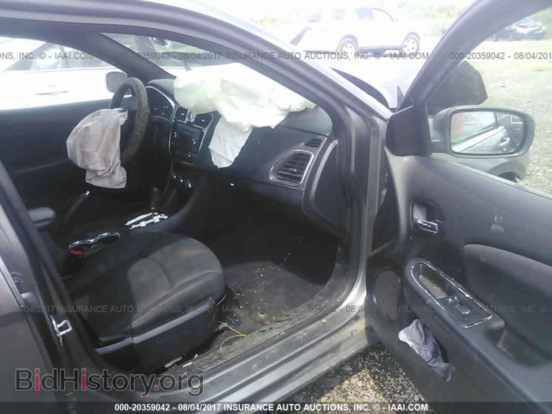 2013 Chrysler 200 - VIN: 1C3CCBAB7DN733868 - Photo 5