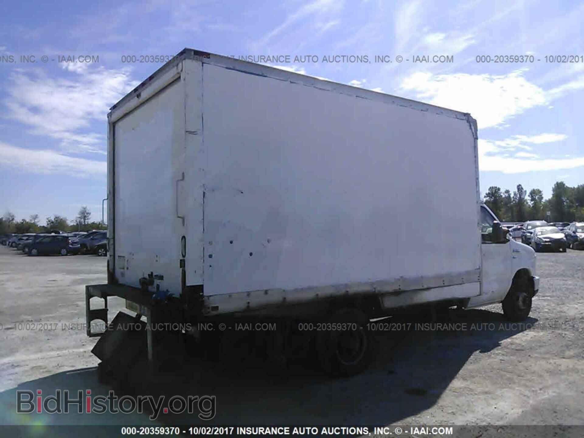 2011 Ford Econoline - VIN: 1FDSE3FL4BDA22653 - Photo 4