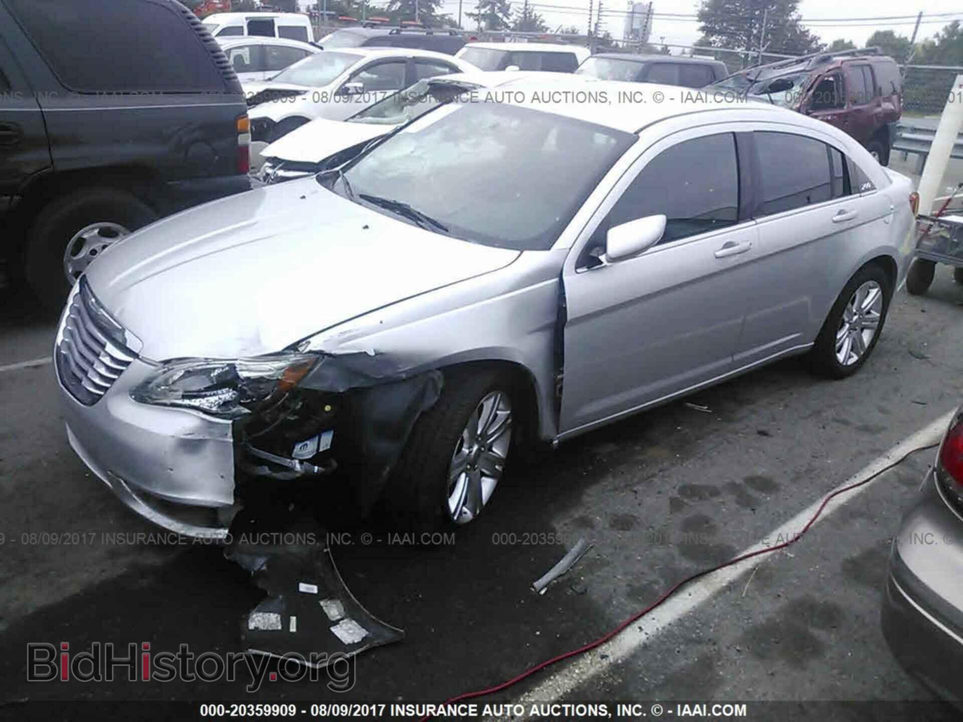 2012 Chrysler 200 - VIN: 1C3CCBBB6CN269016 - Photo 2