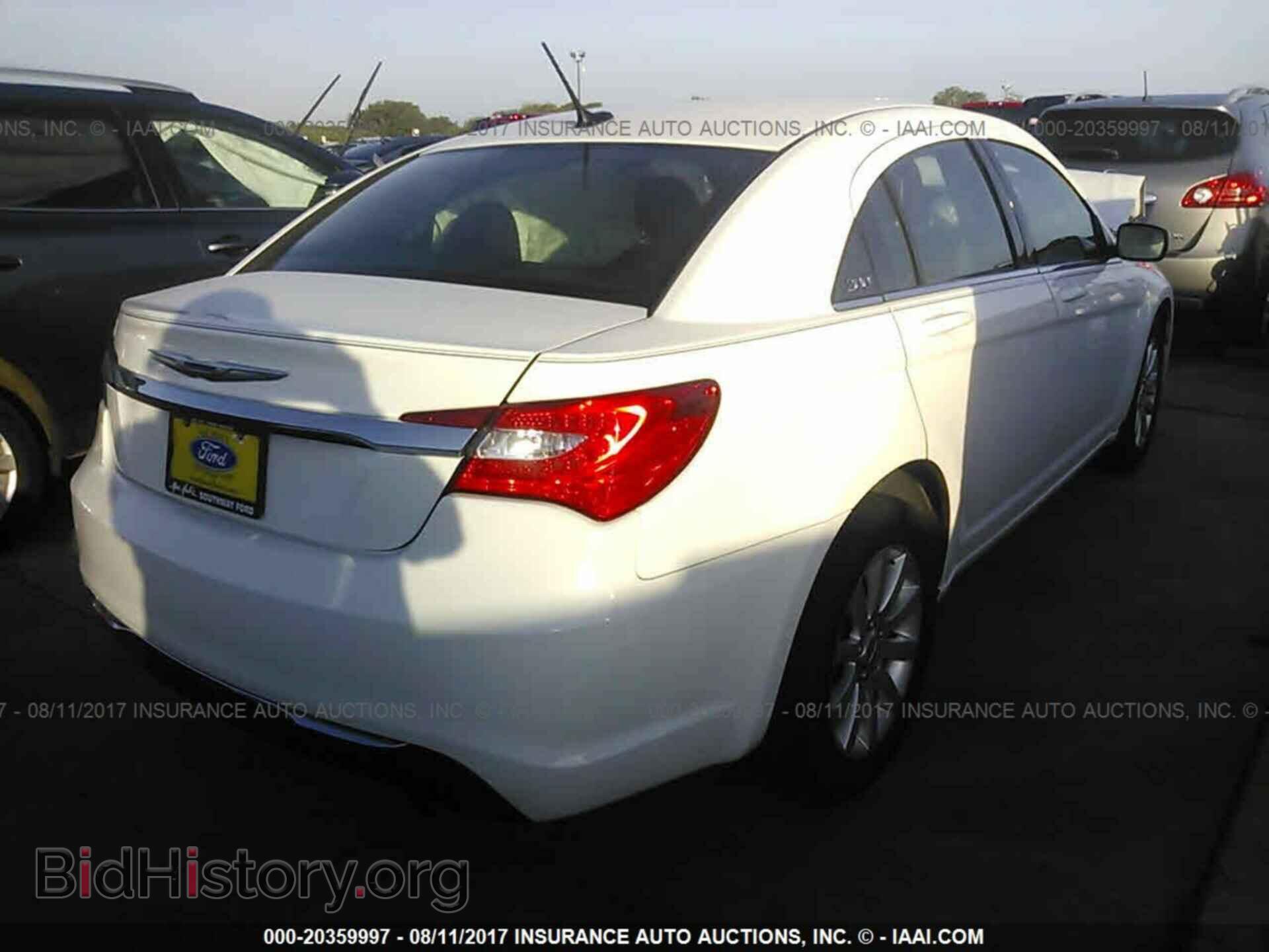 2013 Chrysler 200 - VIN: 1C3CCBBB6DN629211 - Photo 4
