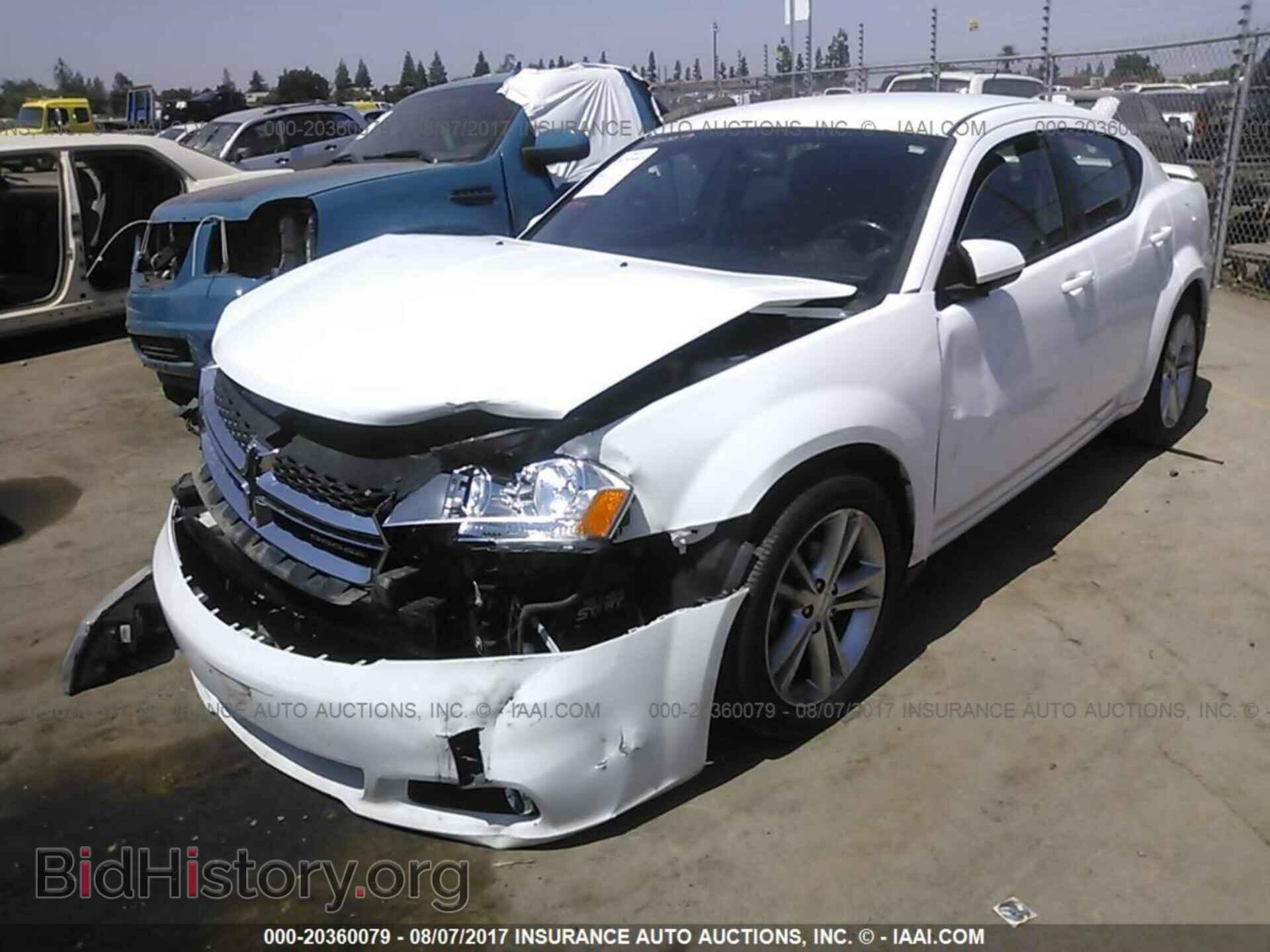2011 Dodge Avenger - VIN: 1B3BD1FG4BN552003 - Photo 2