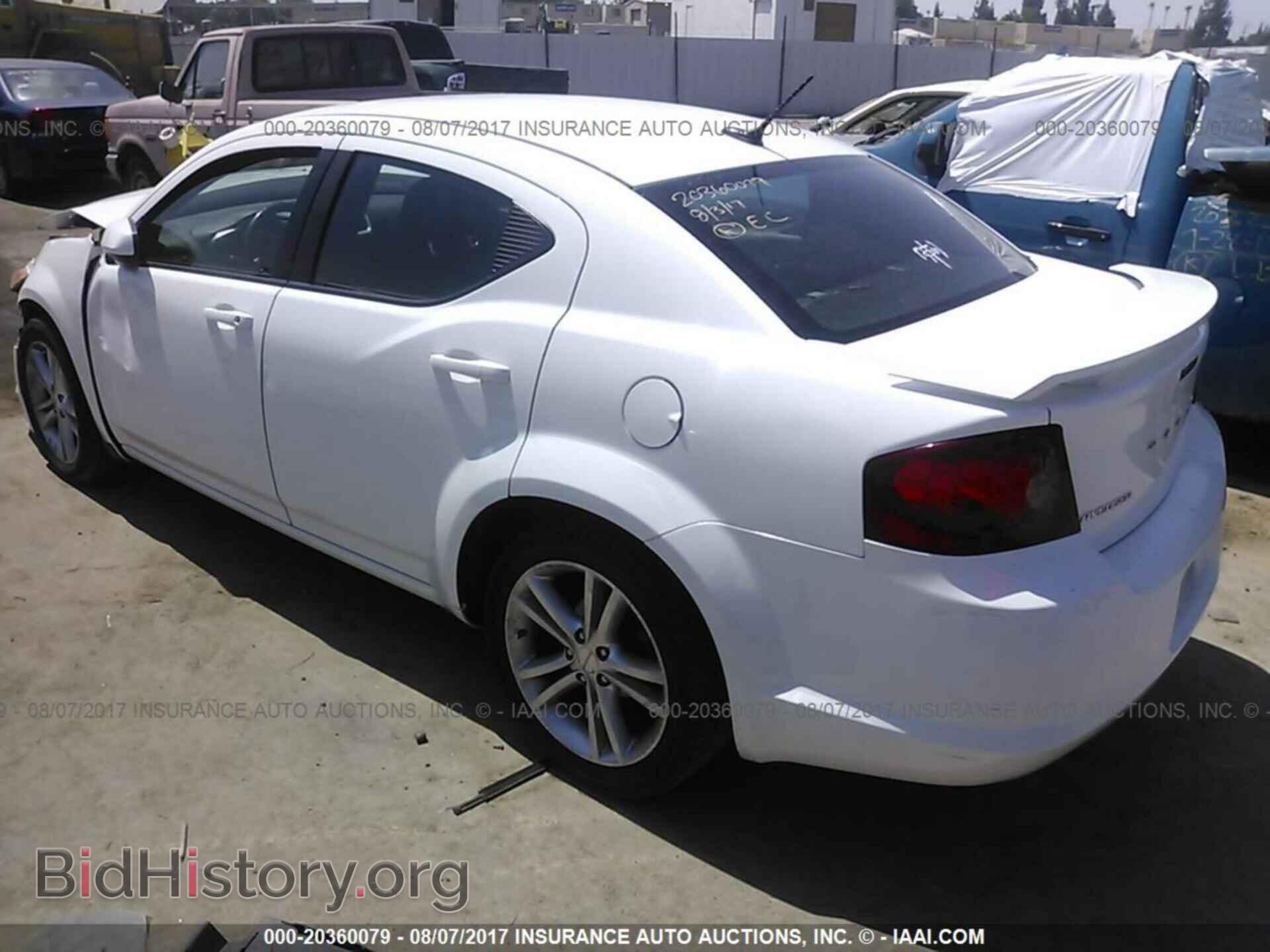 2011 Dodge Avenger - VIN: 1B3BD1FG4BN552003 - Photo 3