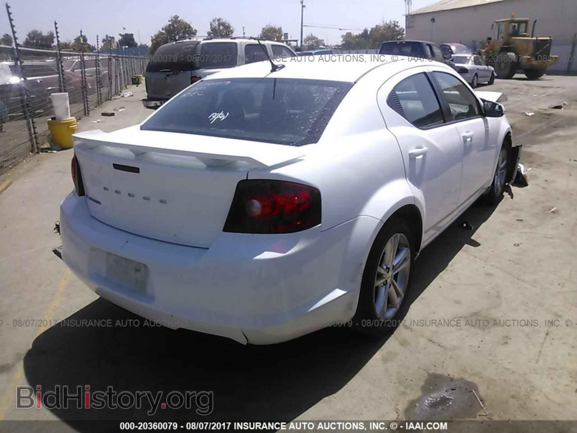 2011 Dodge Avenger - VIN: 1B3BD1FG4BN552003 - Photo 4