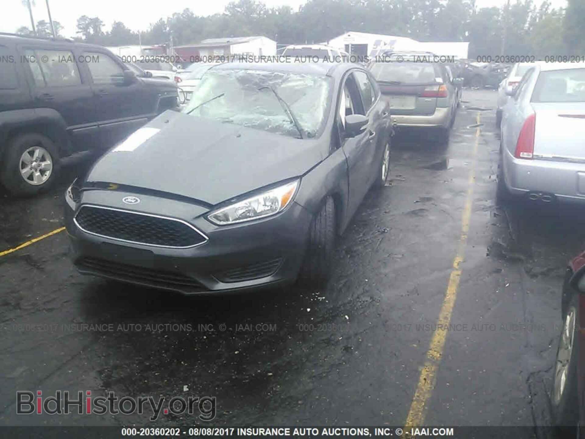 2016 Ford Focus - VIN: 1FADP3K27GL293469 - Photo 2