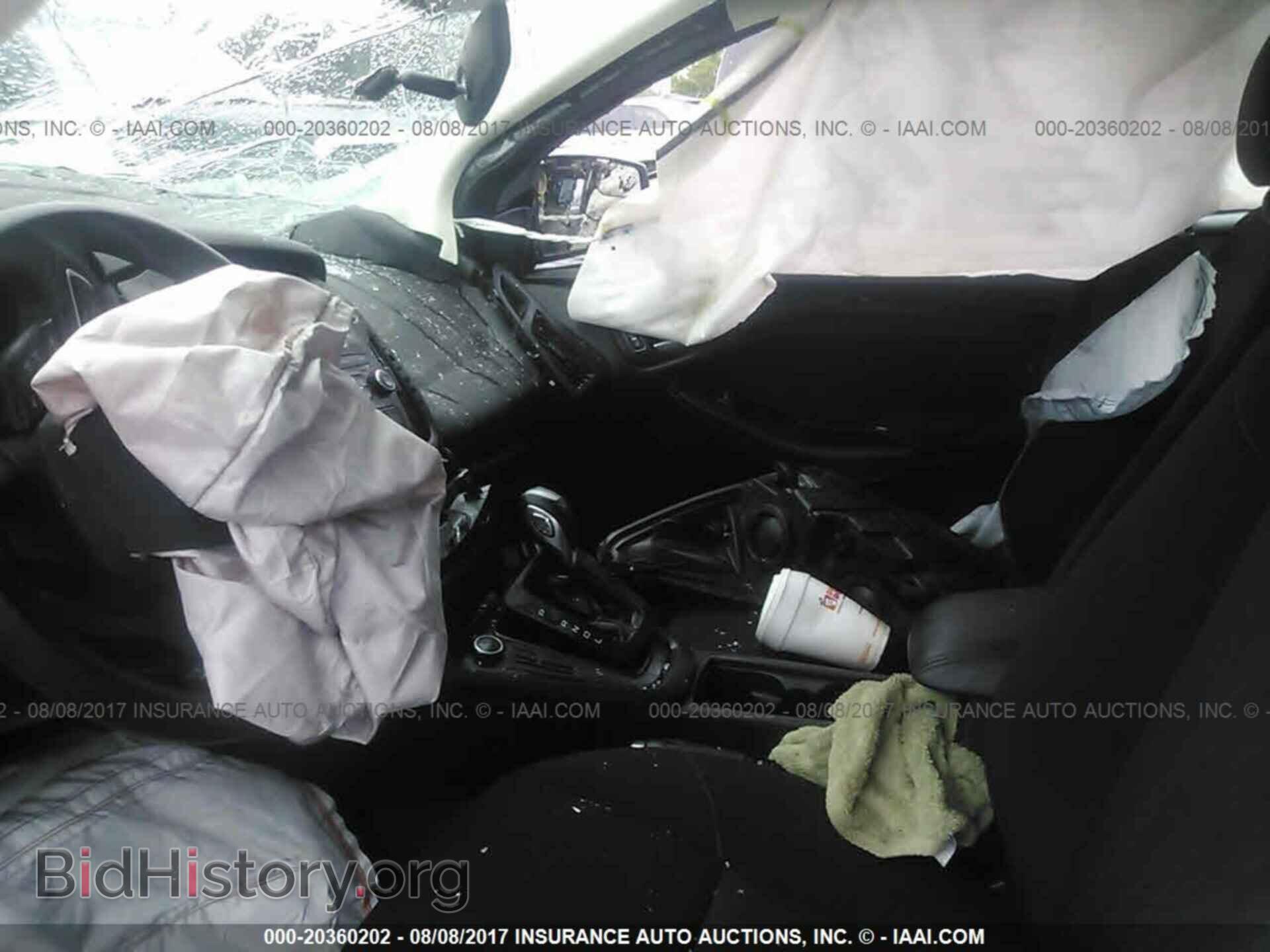 2016 Ford Focus - VIN: 1FADP3K27GL293469 - Photo 5
