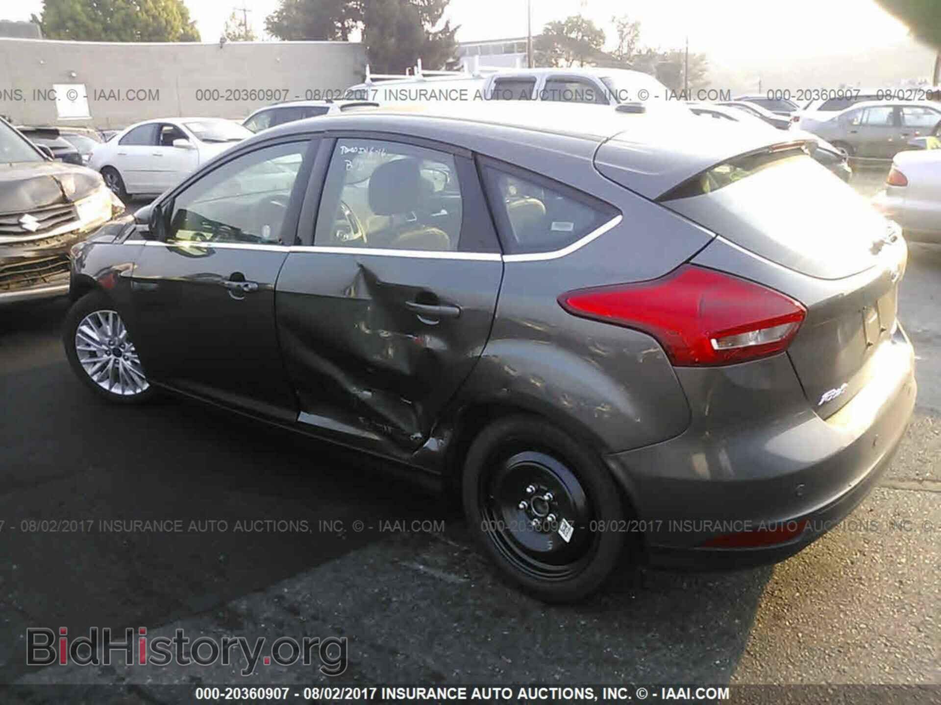 2017 Ford Focus - VIN: 1FADP3N29HL272555 - Photo 3