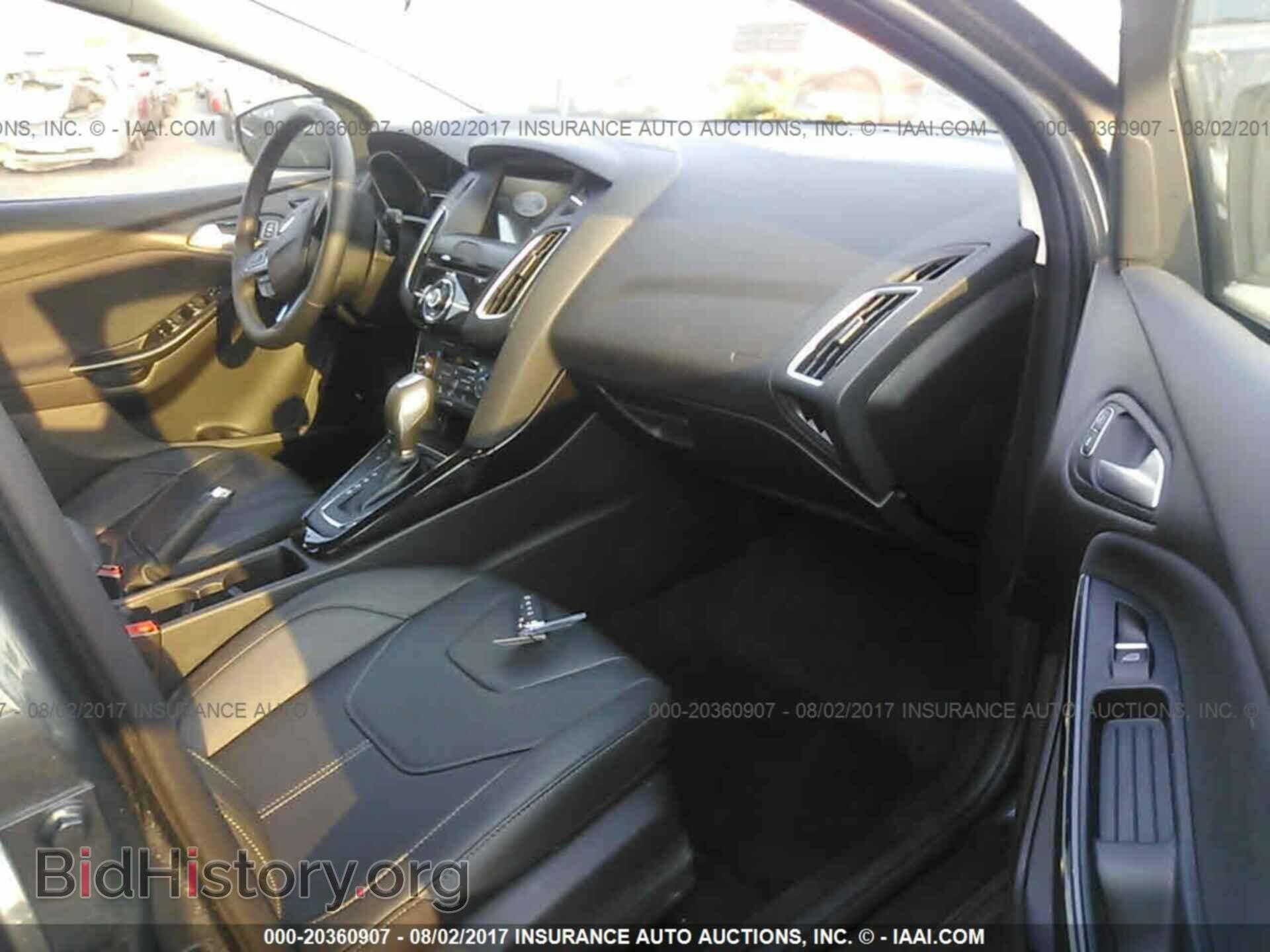 2017 Ford Focus - VIN: 1FADP3N29HL272555 - Photo 5