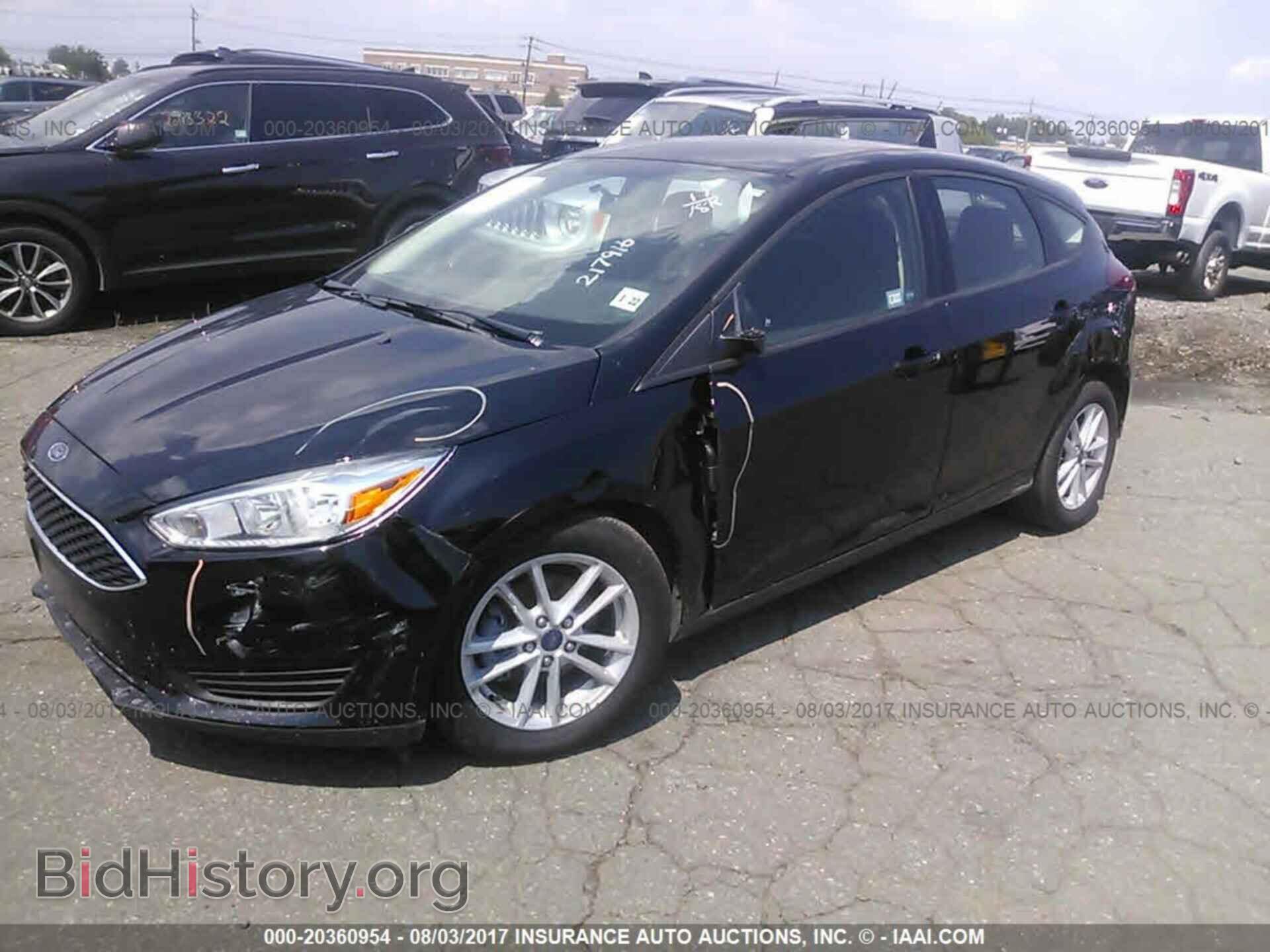 2017 Ford Focus - VIN: 1FADP3K29HL217916 - Photo 2