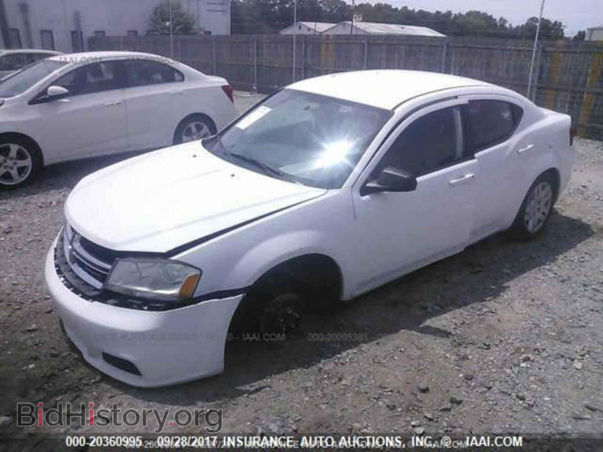 2011 Dodge Avenger - VIN: 1B3BD4FB3BN609166 - Фото 2