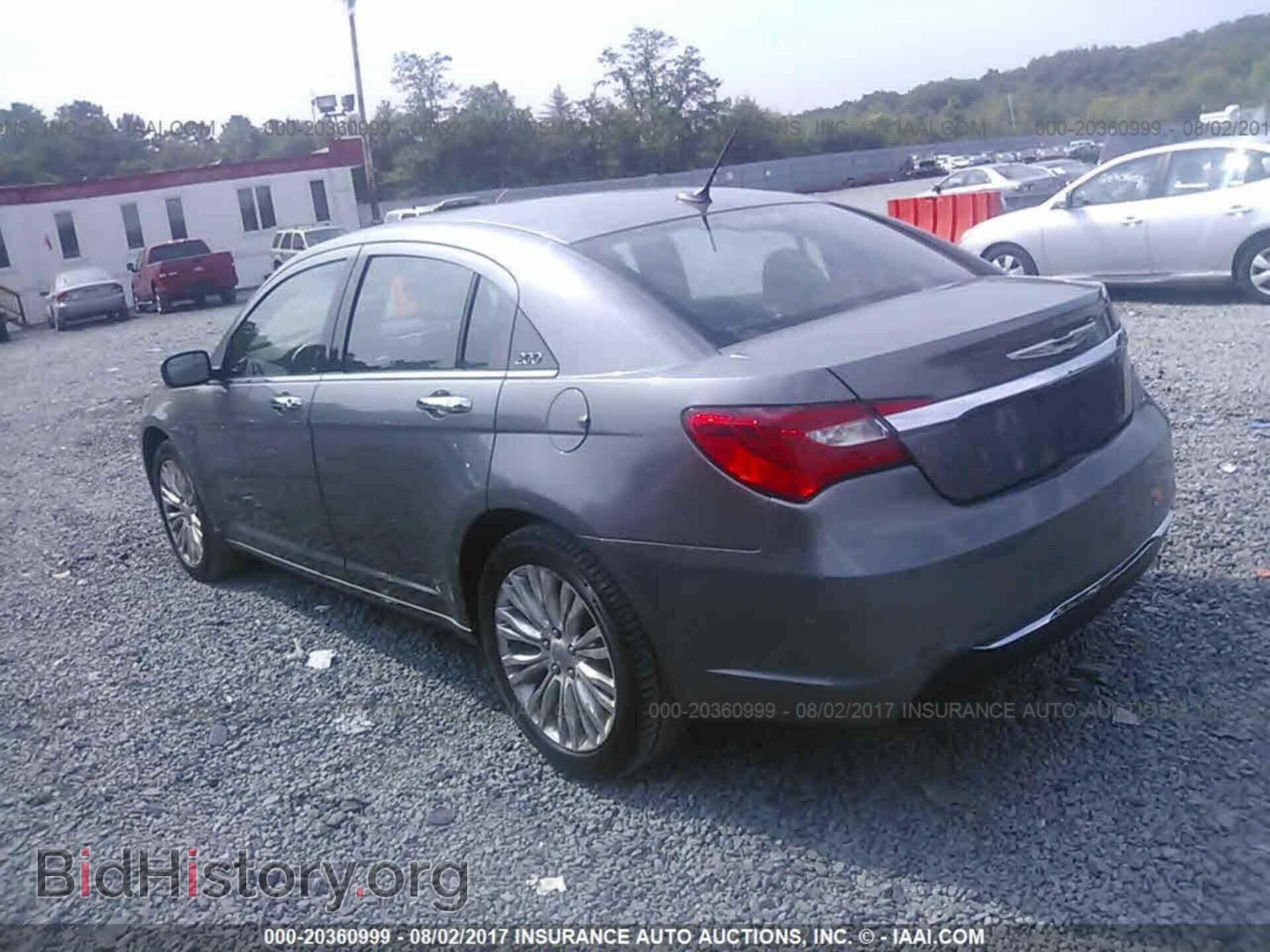 2011 Chrysler 200 - VIN: 1C3BC2FB1BN615686 - Photo 3
