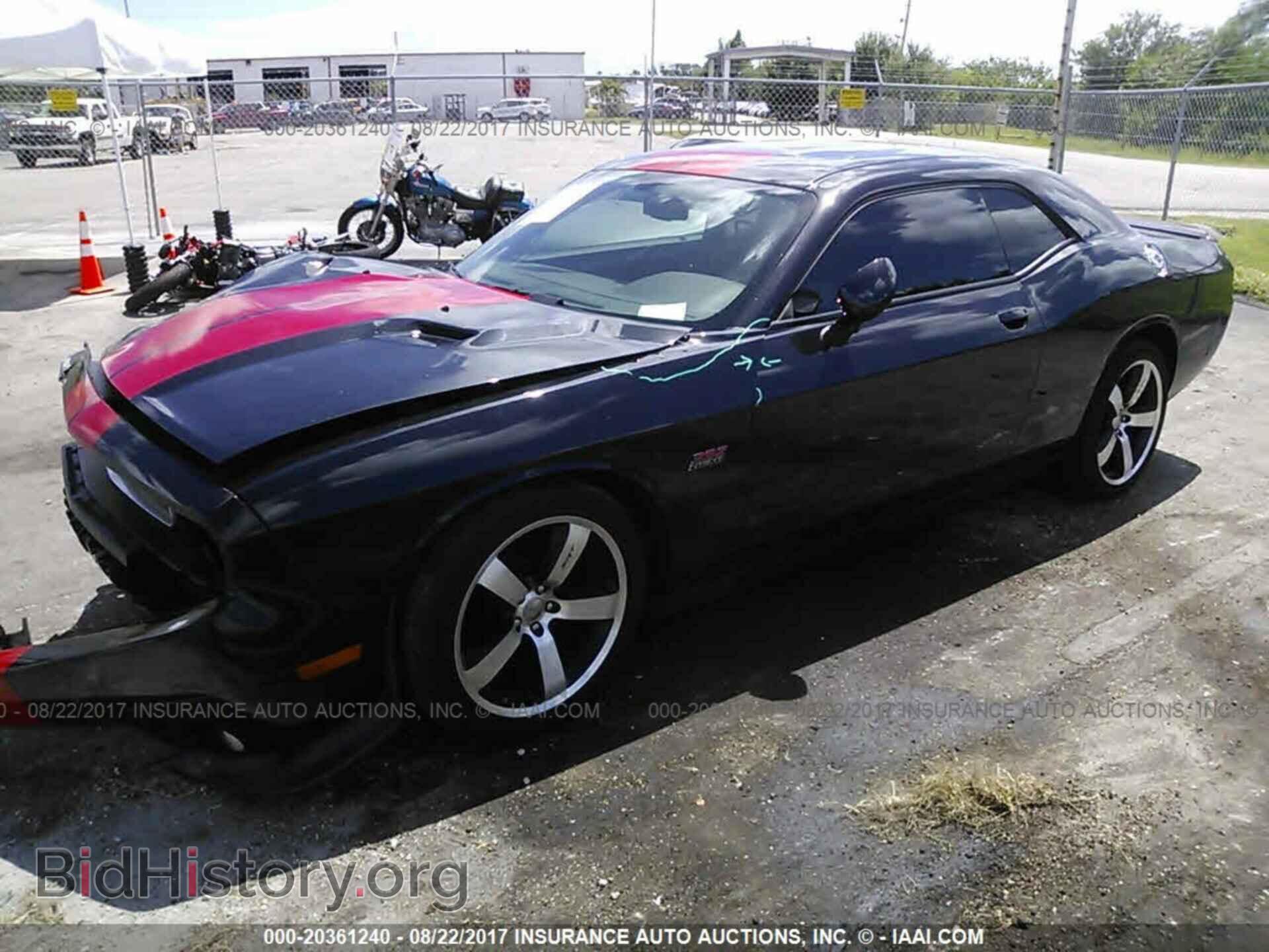 2014 Dodge Challenger - VIN: 2C3CDYCJ5EH154425 - Фото 2