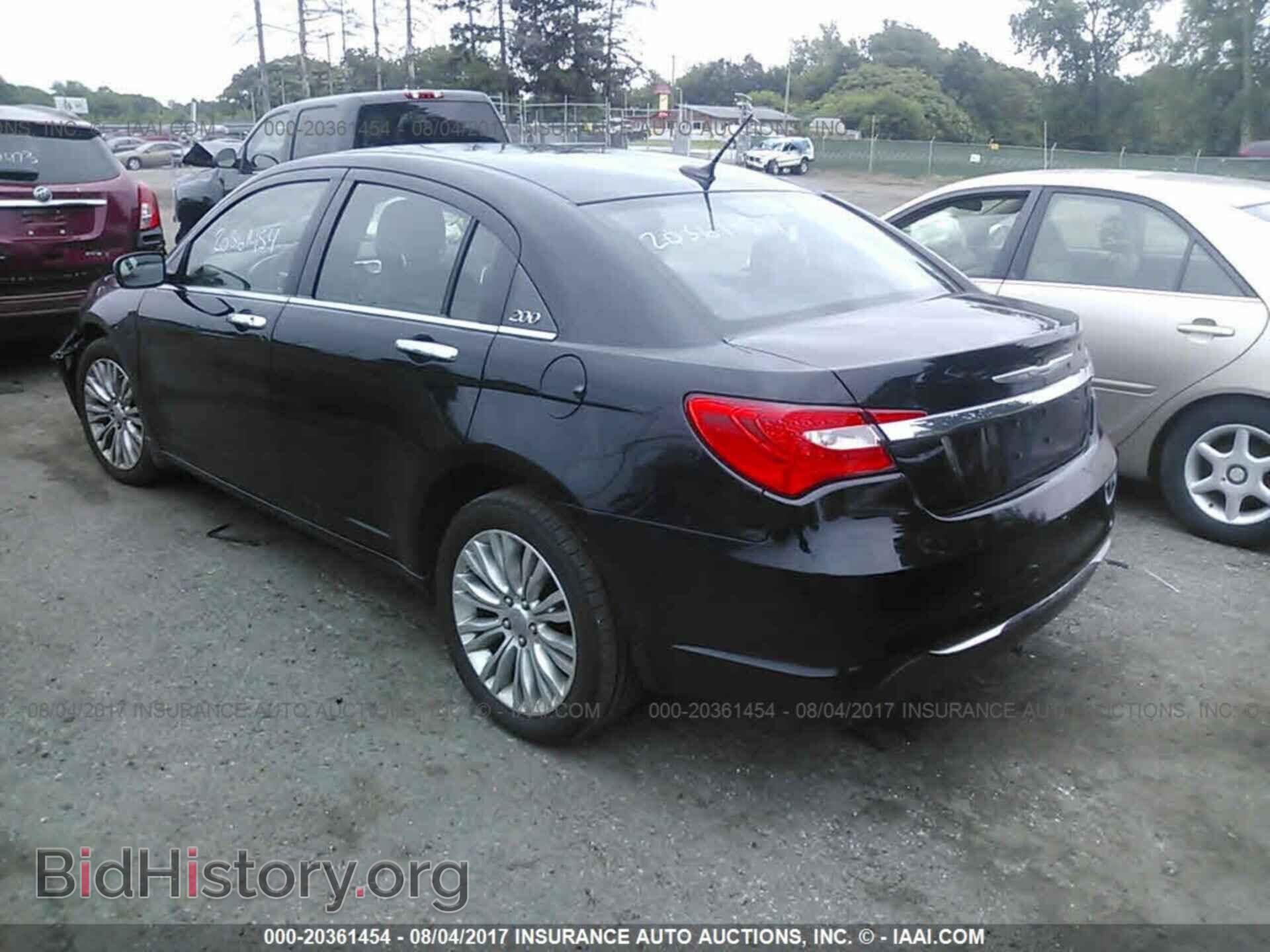 2011 Chrysler 200 - VIN: 1C3BC2FG1BN569062 - Фото 3