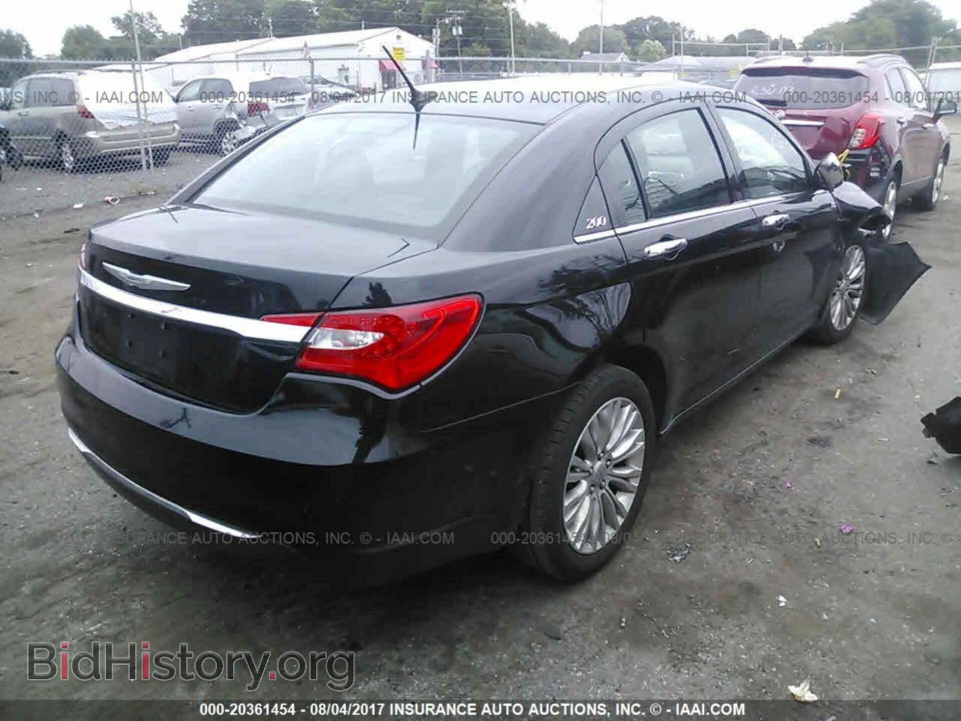 2011 Chrysler 200 - VIN: 1C3BC2FG1BN569062 - Фото 4