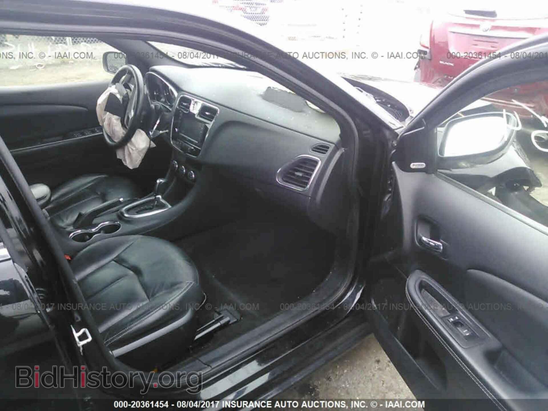 2011 Chrysler 200 - VIN: 1C3BC2FG1BN569062 - Фото 5