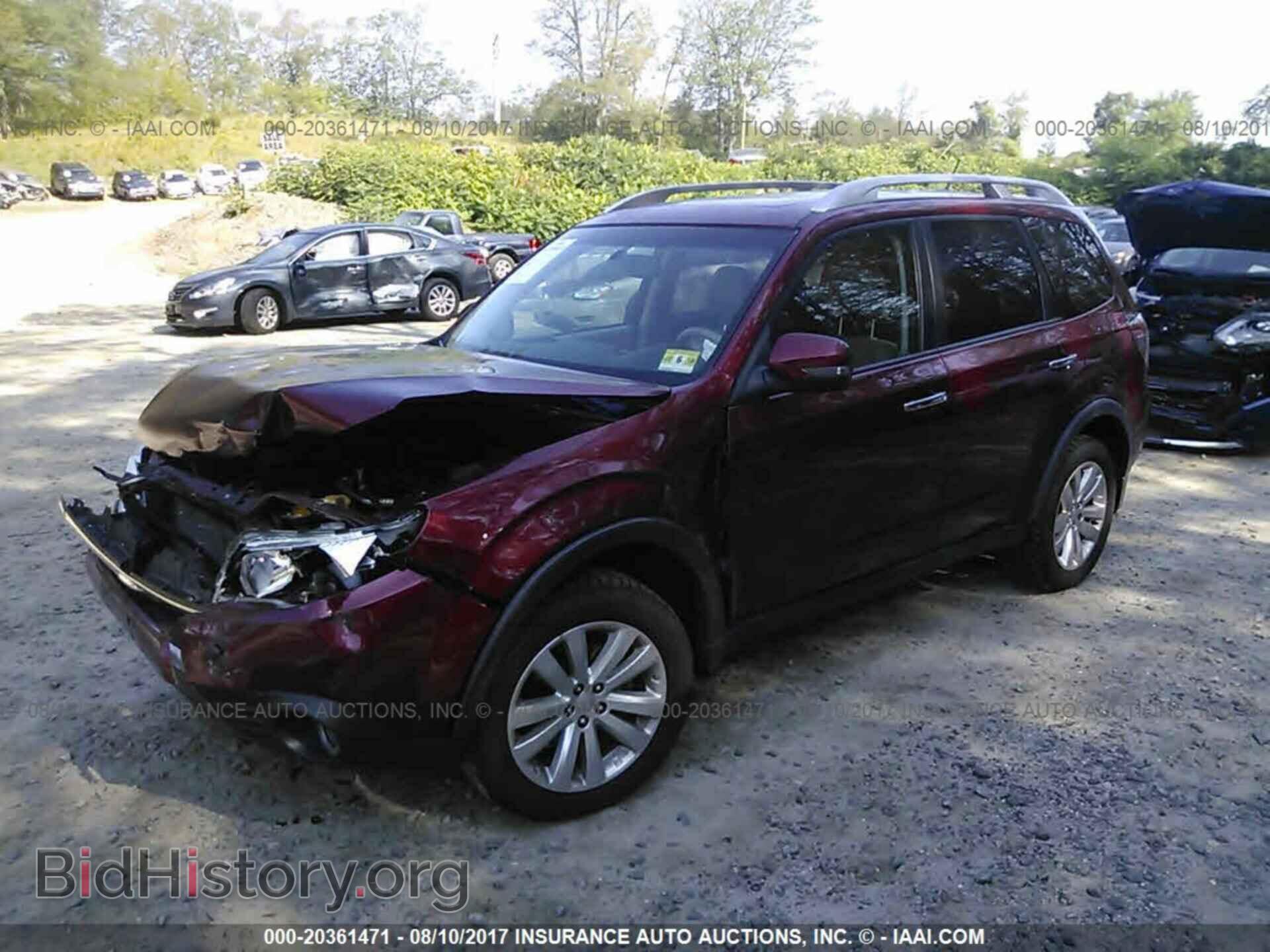 2011 Subaru Forester - VIN: JF2SHAGC8BH726024 - Фото 2