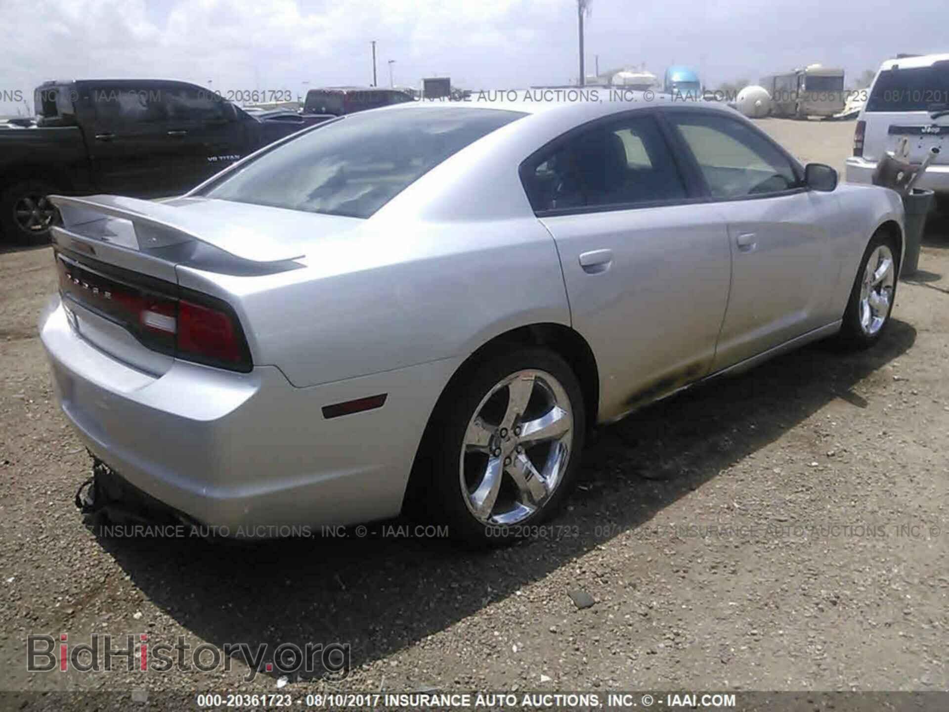 2012 Dodge Charger - VIN: 2C3CDXHG2CH135934 - Photo 4