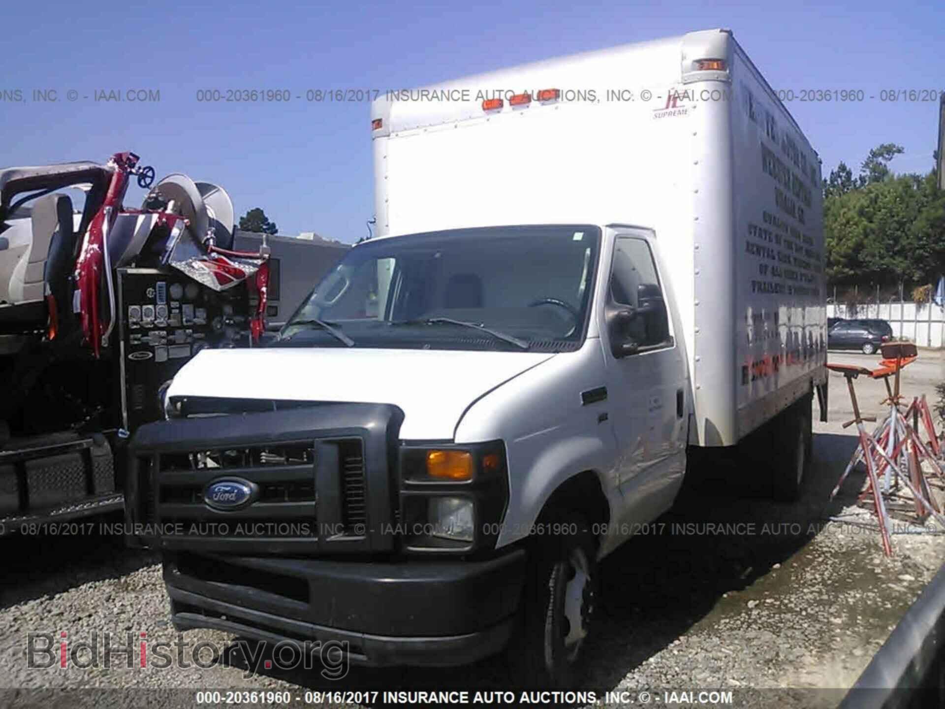 2011 Ford Econoline - VIN: 1FDXE4FLXBDA25388 - Фото 2