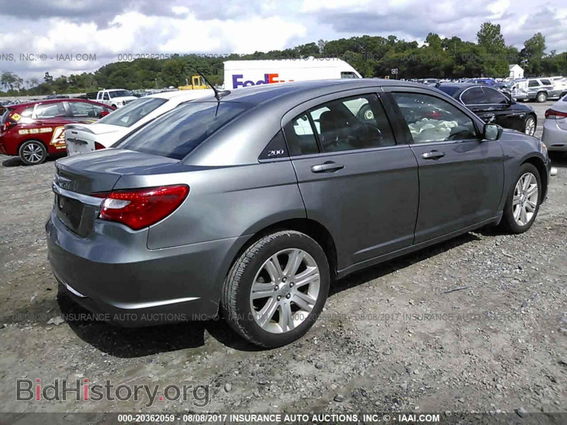 2013 Chrysler 200 - VIN: 1C3CCBAB6DN735675 - Фото 4
