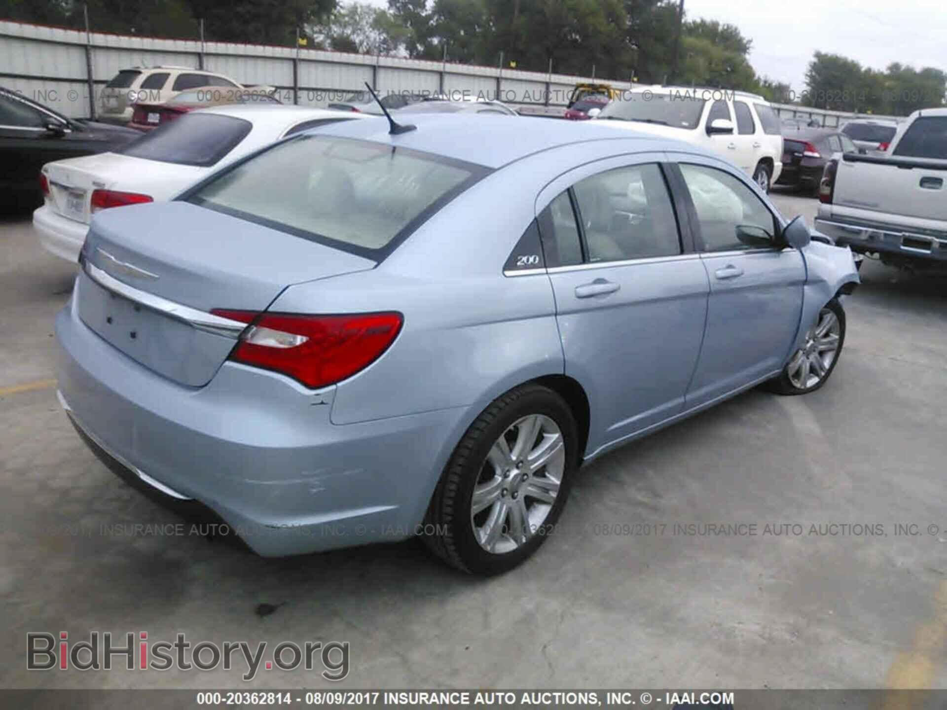 2013 Chrysler 200 - VIN: 1C3CCBBB5DN592362 - Photo 4