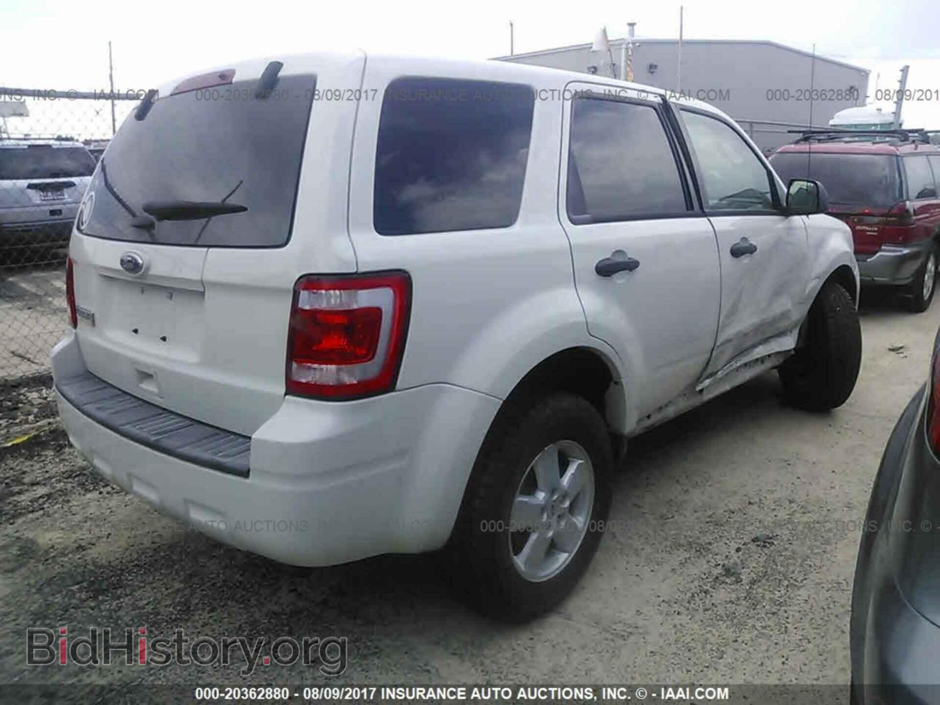2011 Ford Escape - VIN: 1FMCU9C75BKC69631 - Фото 4