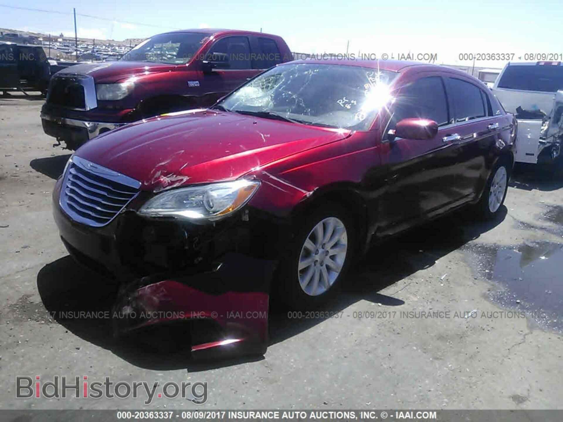 2013 Chrysler 200 - VIN: 1C3CCBBB9DN672070 - Photo 2