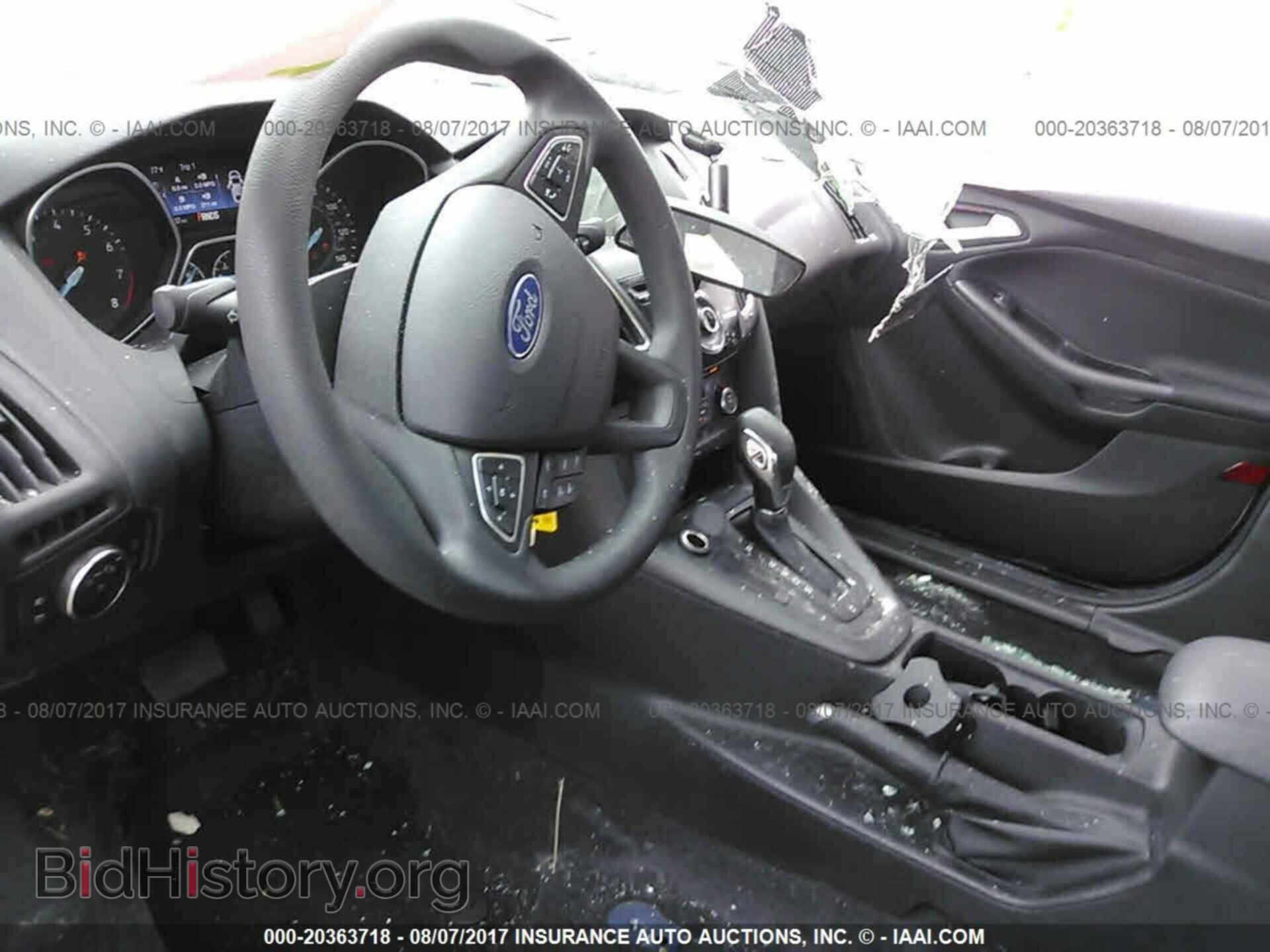 2017 Ford Focus - VIN: 1FADP3H27HL210633 - Photo 5