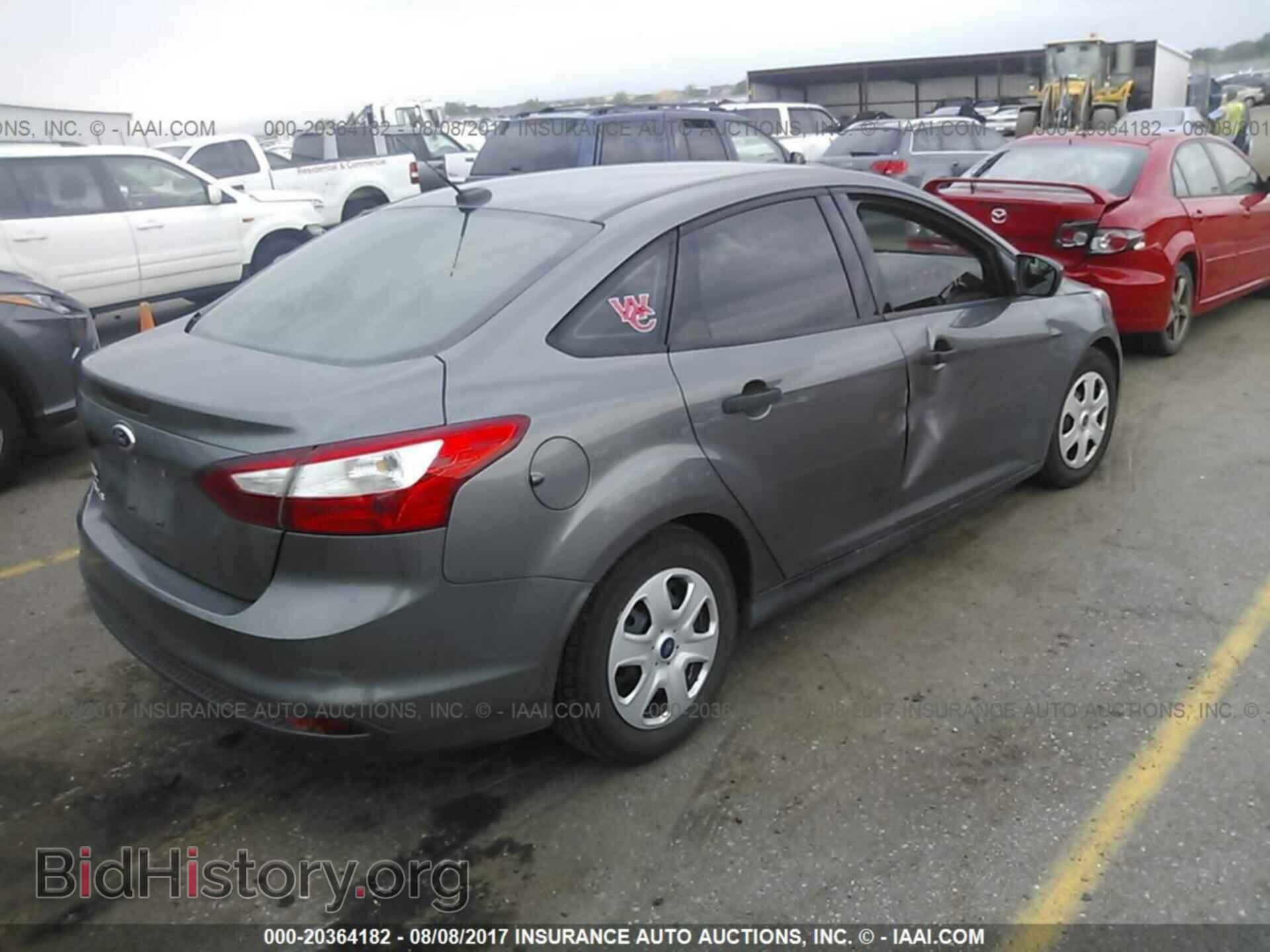 2012 Ford Focus - VIN: 1FAHP3E28CL355713 - Photo 4