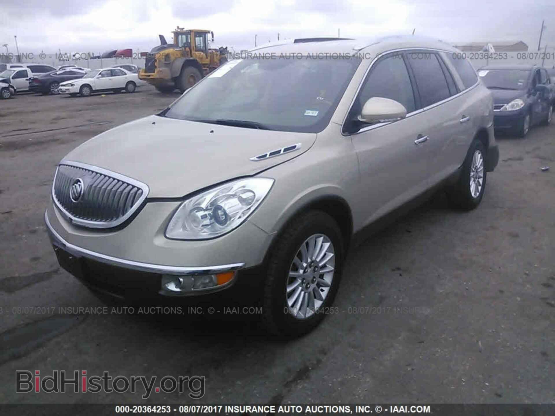 2011 Buick Enclave - VIN: 5GAKRAED2BJ409096 - Фото 2