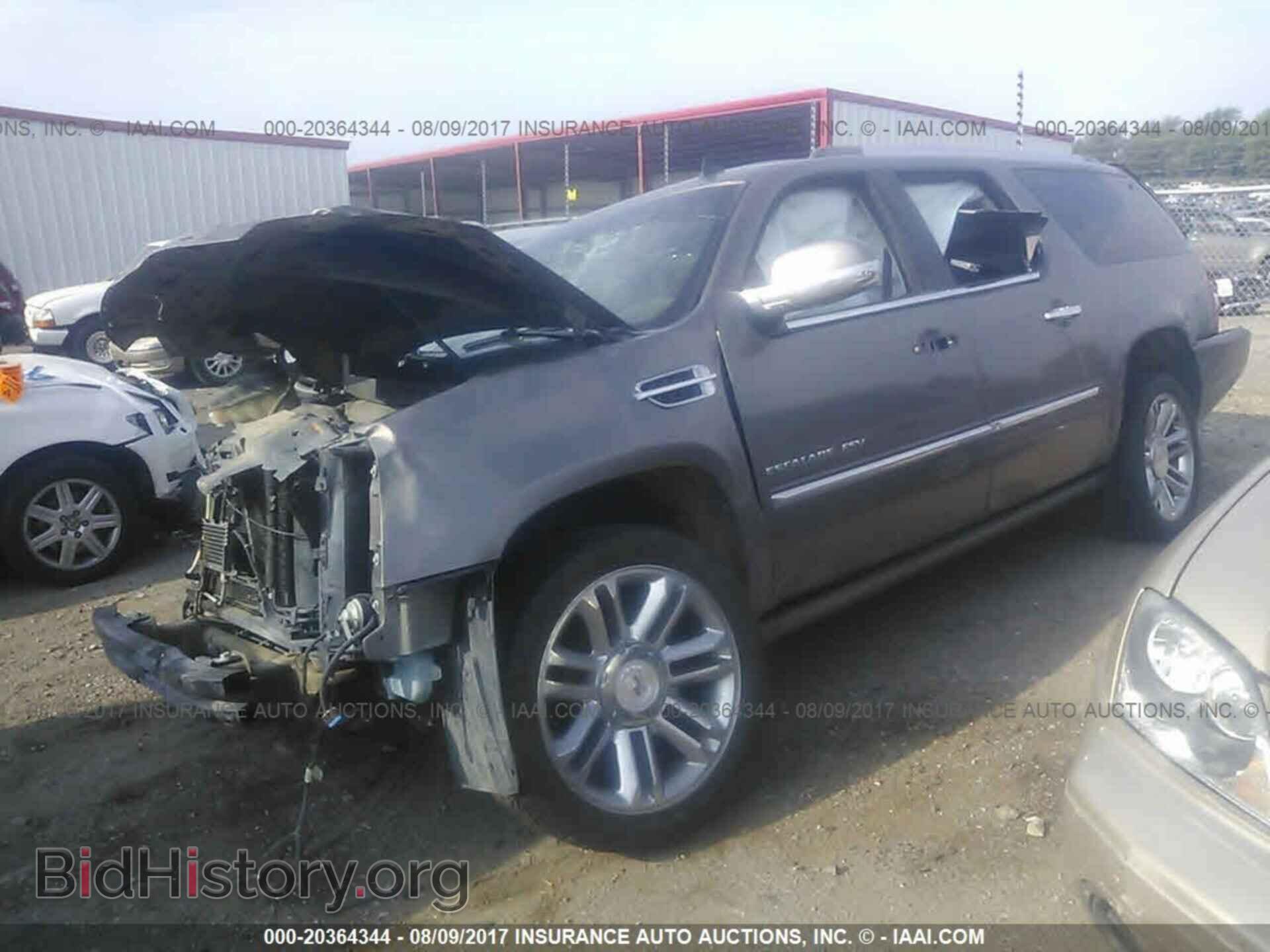 2011 Cadillac Escalade - VIN: 1GYS4KEF1BR398754 - Photo 2