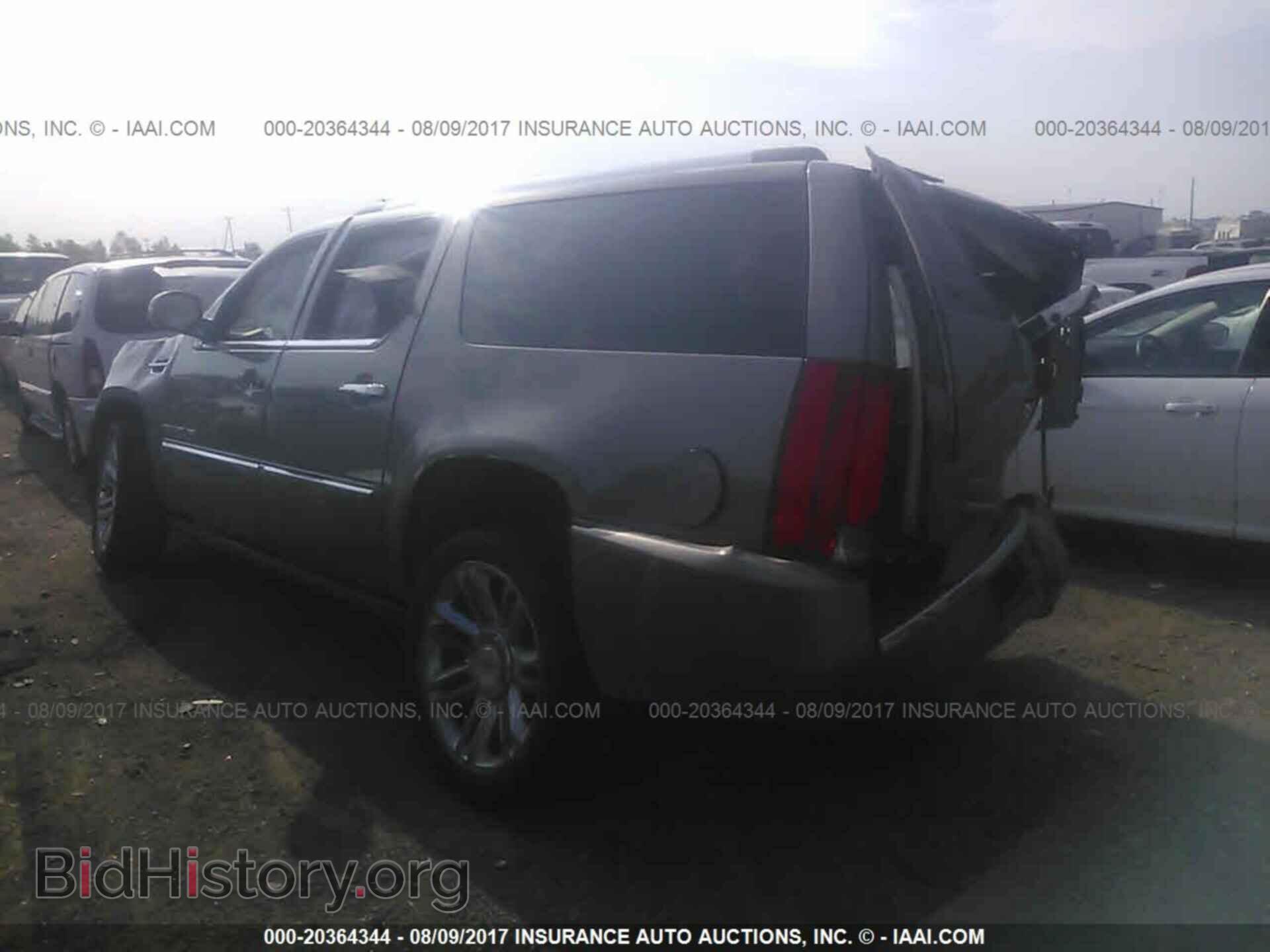 2011 Cadillac Escalade - VIN: 1GYS4KEF1BR398754 - Photo 3