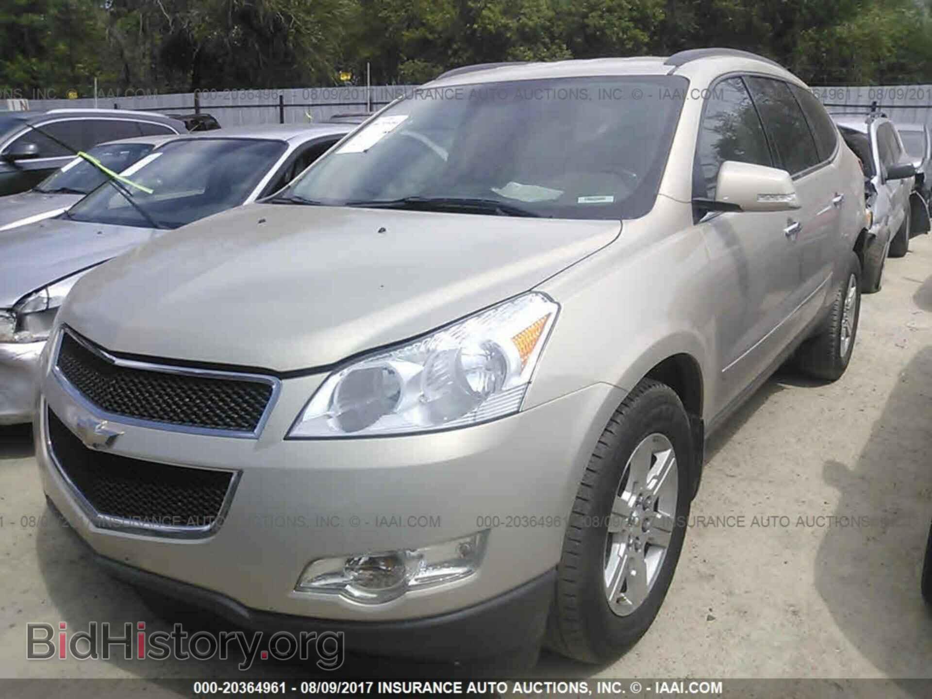 2012 Chevrolet Traverse - VIN: 1GNKVJED5CJ183266 - Фото 2